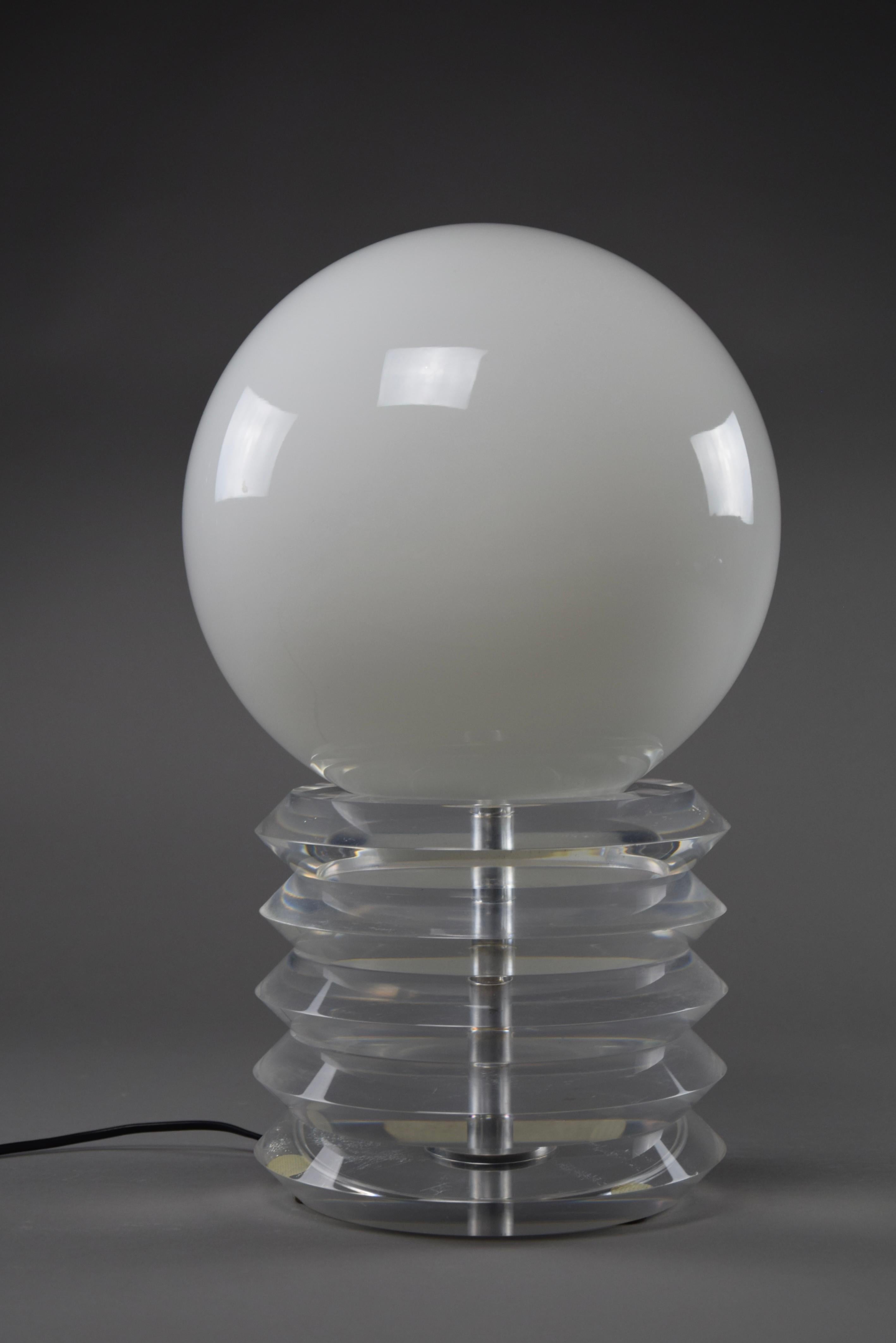 Space Age White Opal Glass Sphere and Plexiglas Table Lamp For Sale 3