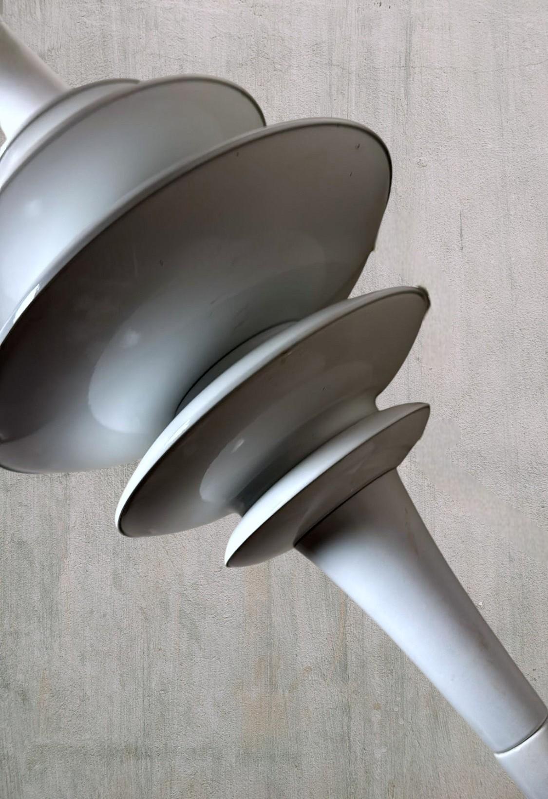 Space Age White Painted Aluminum Table Lamp In The Style Of Arredoluce For Sale 8