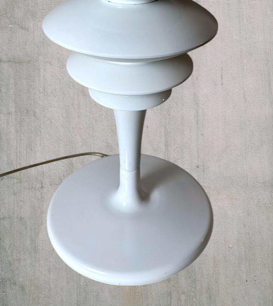 Space Age White Painted Aluminum Table Lamp In The Style Of Arredoluce For Sale 1