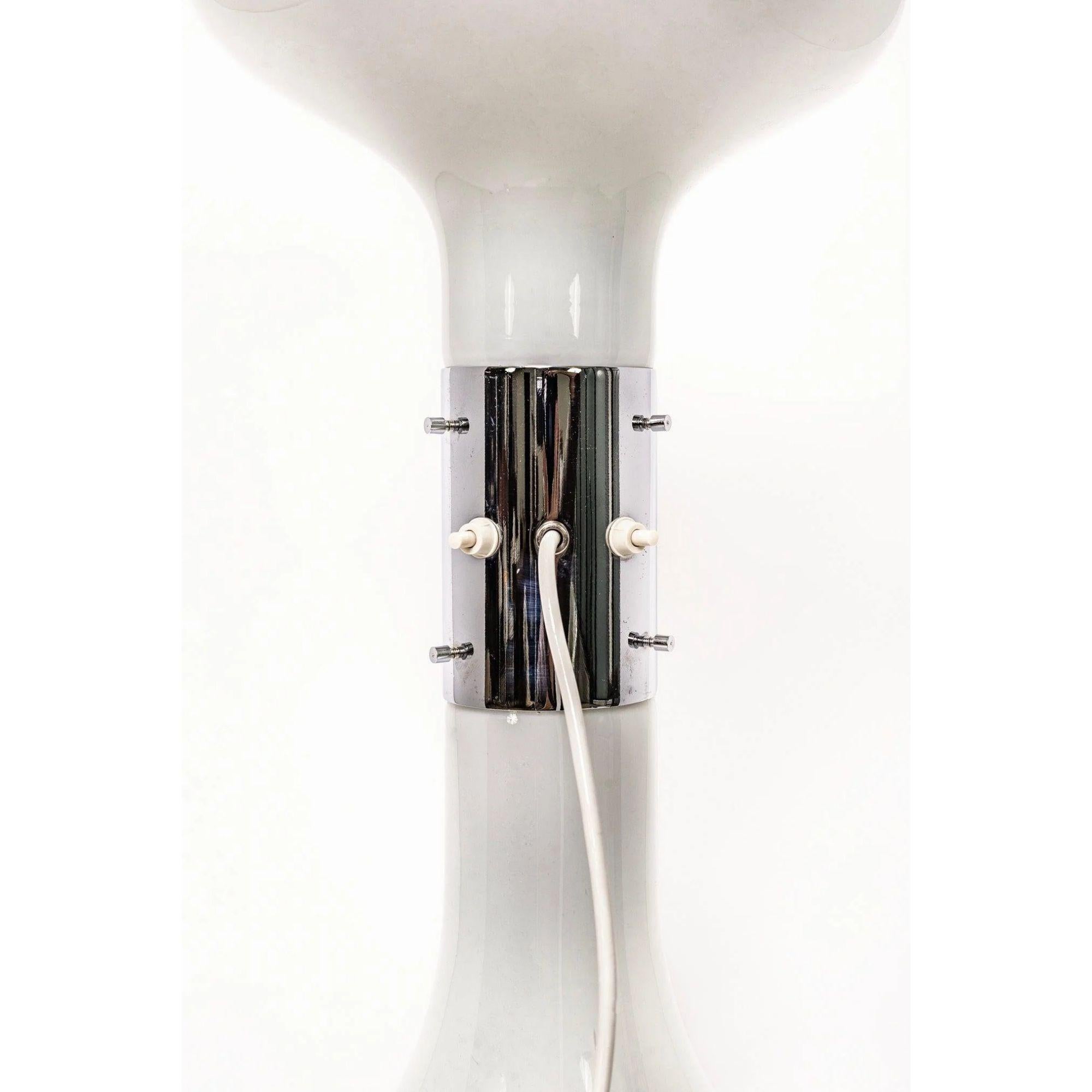 Space Age White Table Lamp in Murano Glass by Carlo Nason, 1970s For Sale 3