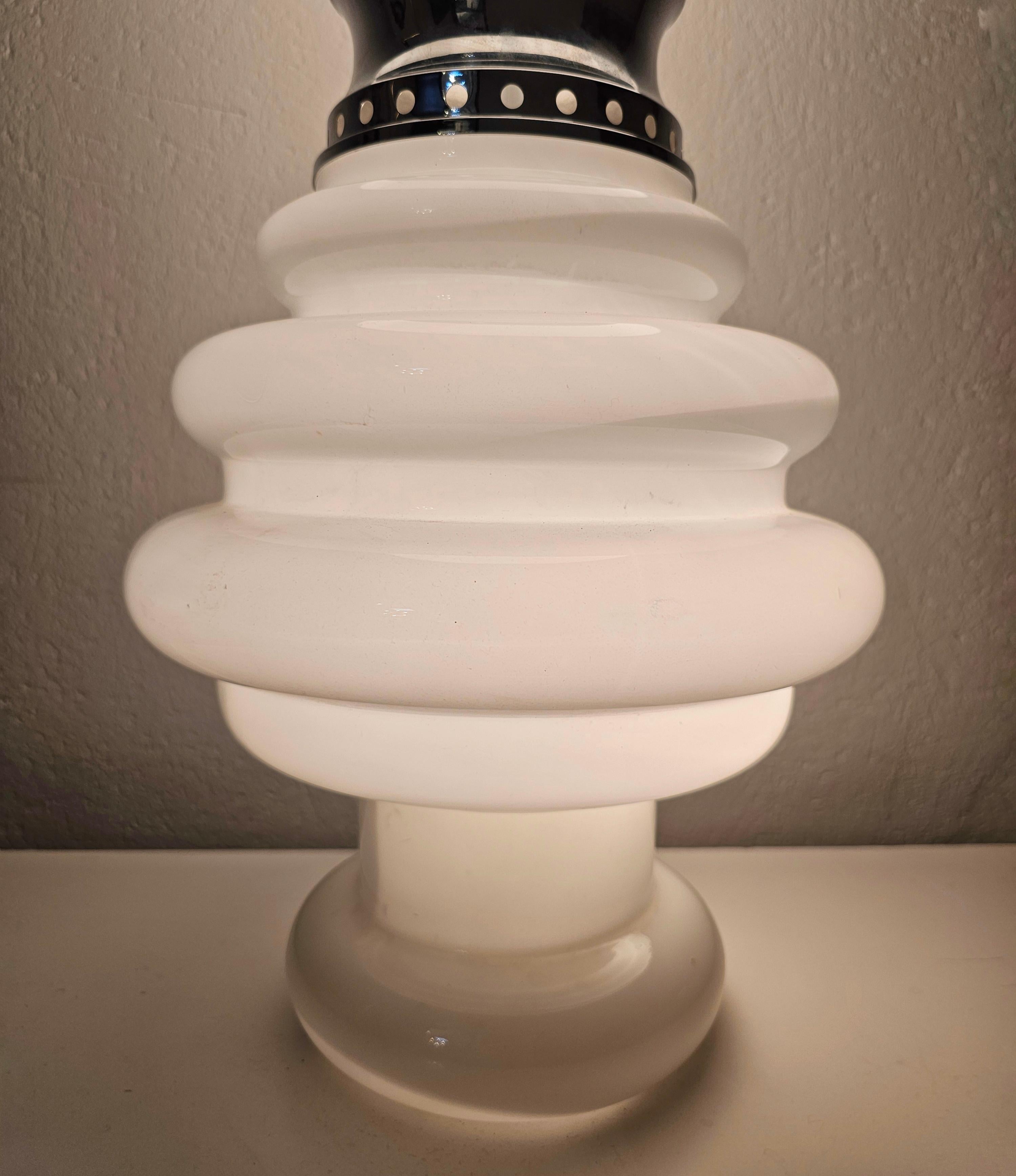 Lampadaire blanc de l'ère spatiale par Carlo Nason pour Mazzega, Italie, années 1970 en vente 2