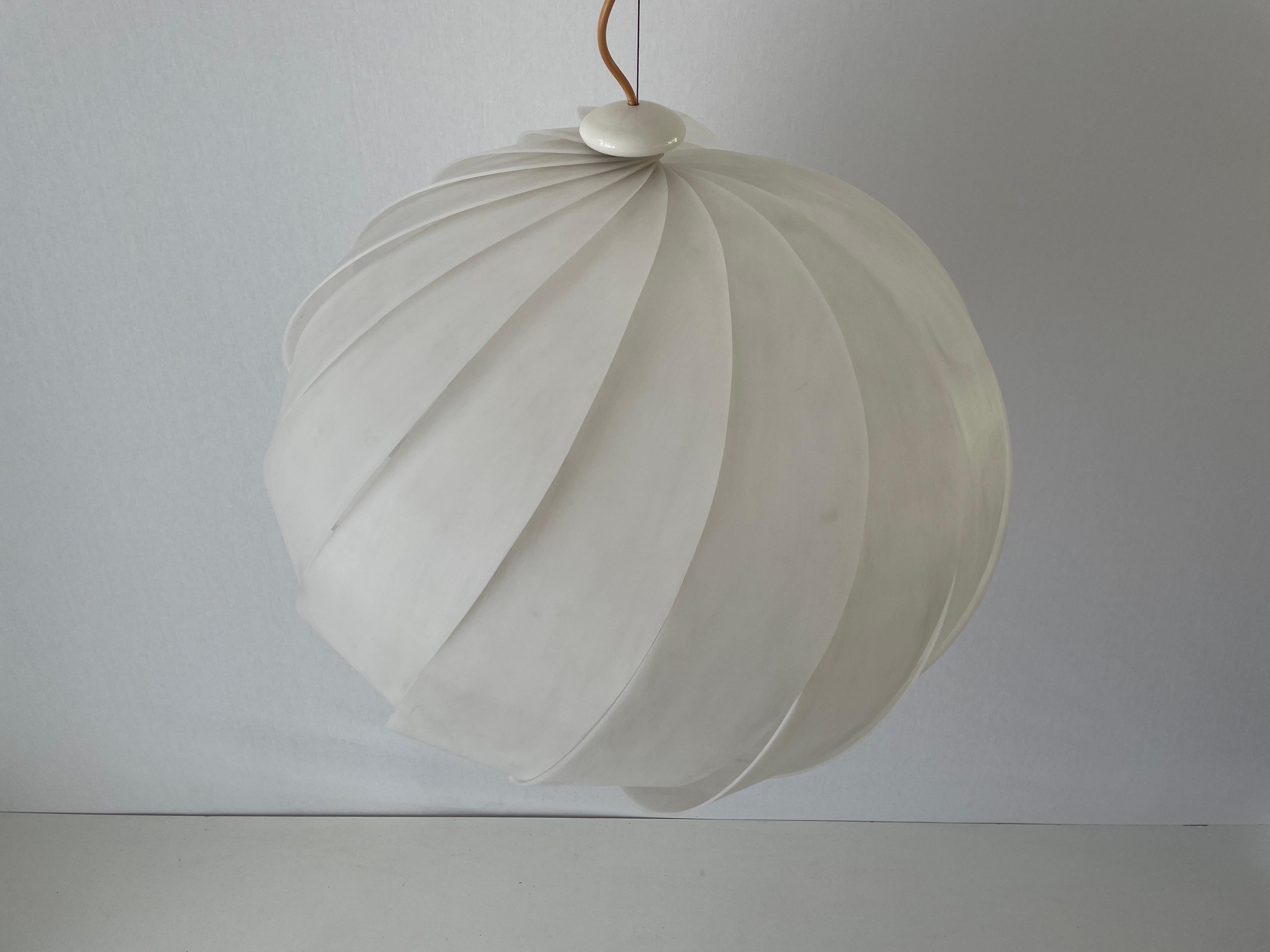 Rara lampada da soffitto XXL Pop Art Space Age di Emanuele Ponzio per Guzzini , anni '60, Italia
Modello: 