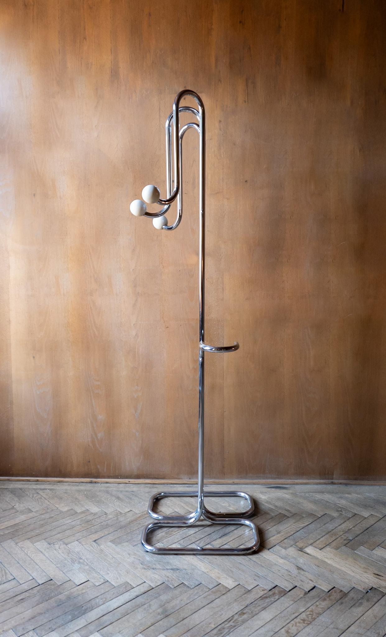 Polished Space Age XL Coat Rack, Chrome Plated, White Spheres, Italy, 1970s