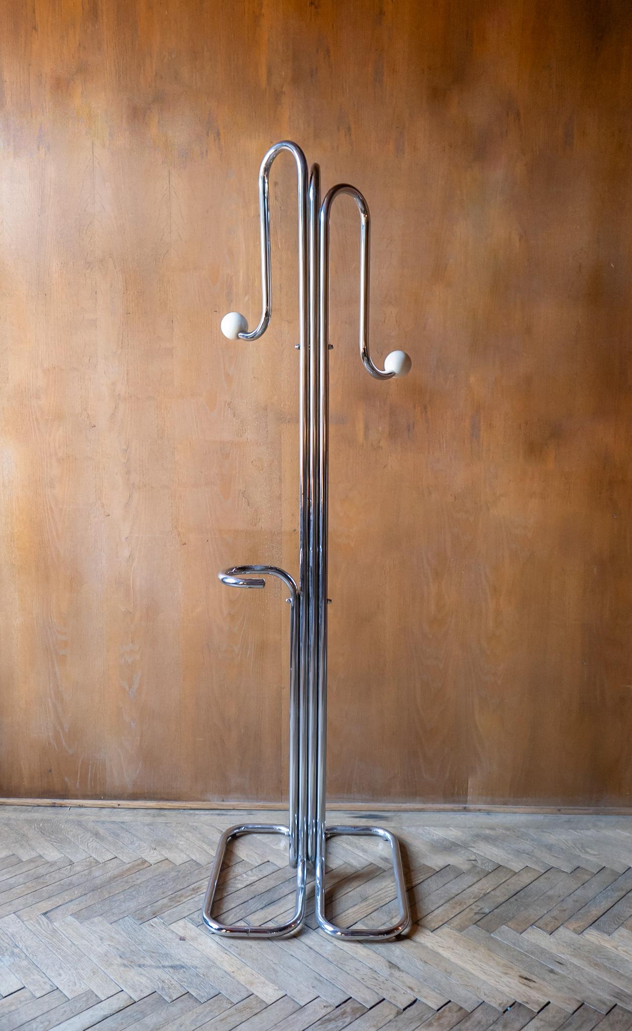 Space Age XL Coat Rack, Chrome Plated, White Spheres, Italy, 1970s In Good Condition In Vienna, AT