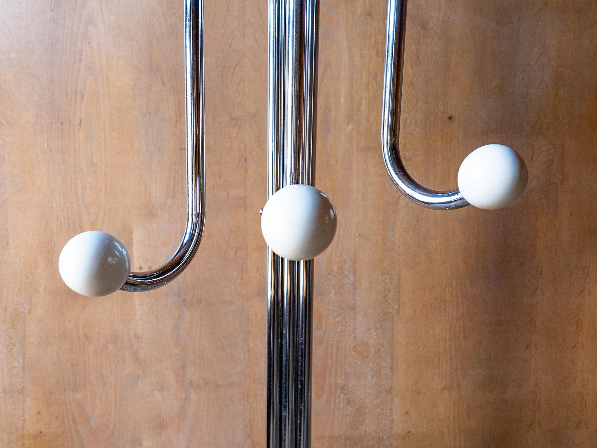 Space Age XL Coat Rack, Chrome Plated, White Spheres, Italy, 1970s 3