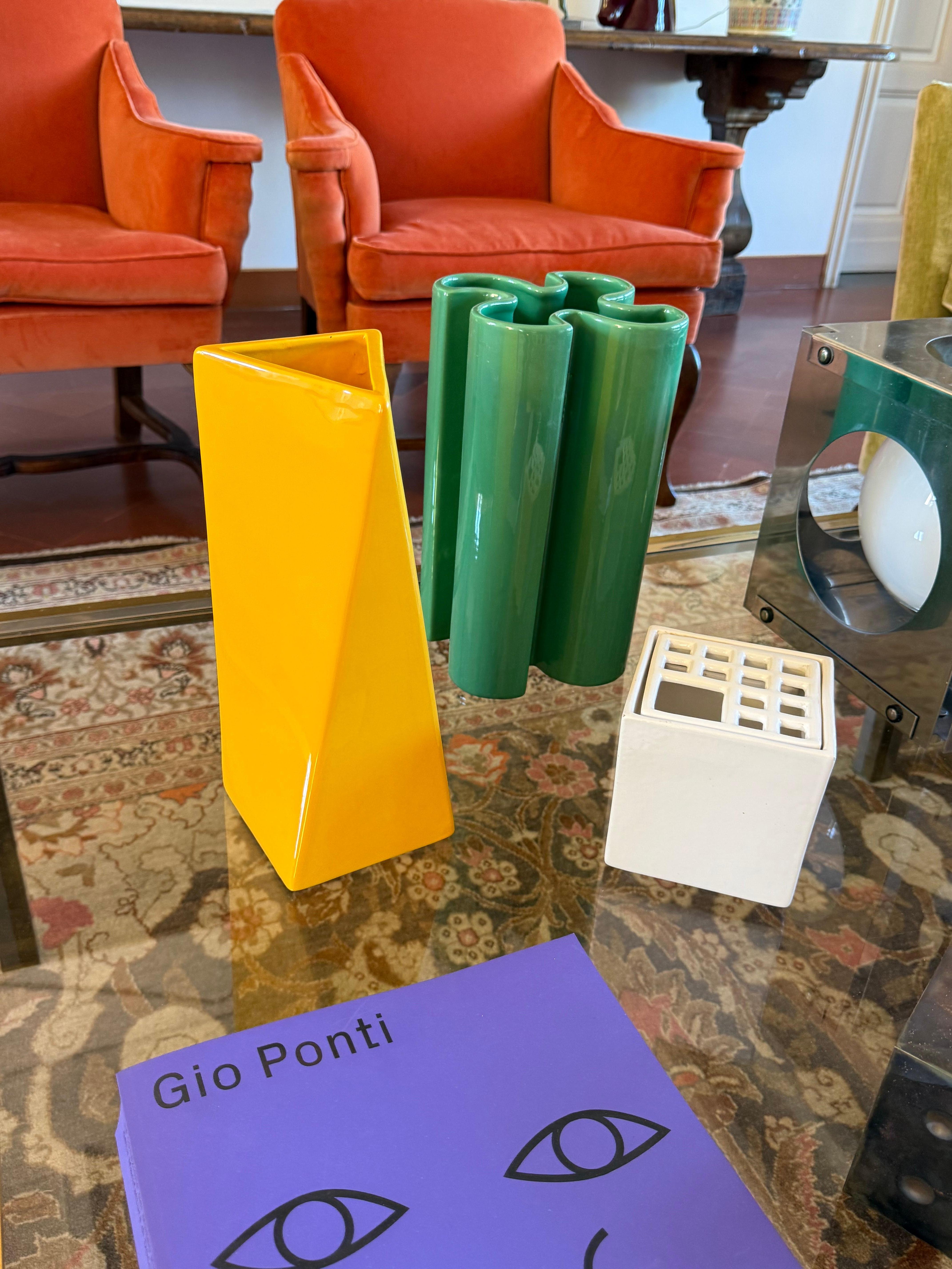 Vase en céramique jaune de l'ère spatiale, Pietro Arosio, Parravicini Italie vers 1960 Excellent état - En vente à Firenze, IT