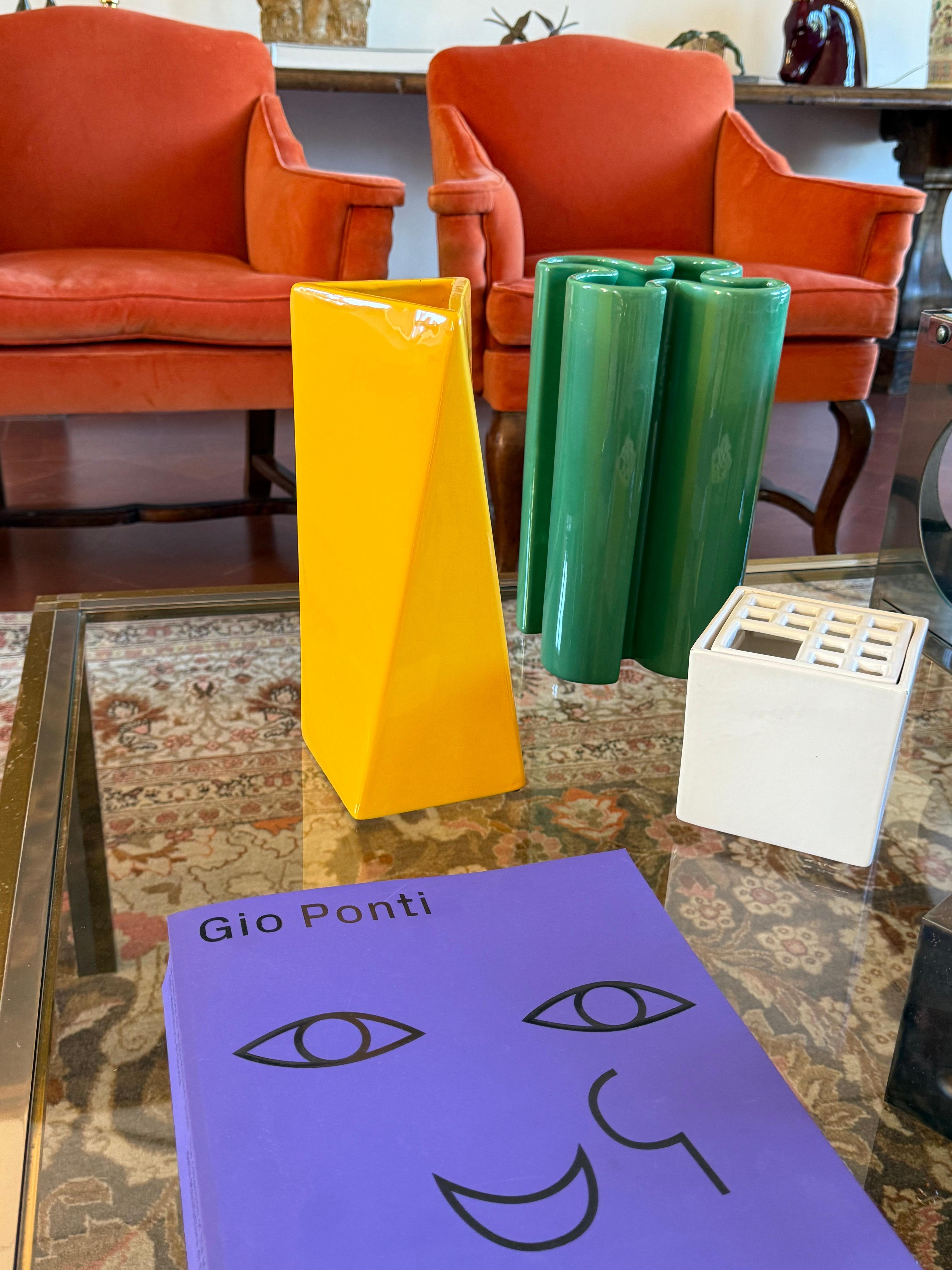 Vase en céramique jaune de l'ère spatiale, Pietro Arosio, Parravicini Italie vers 1960 en vente 1