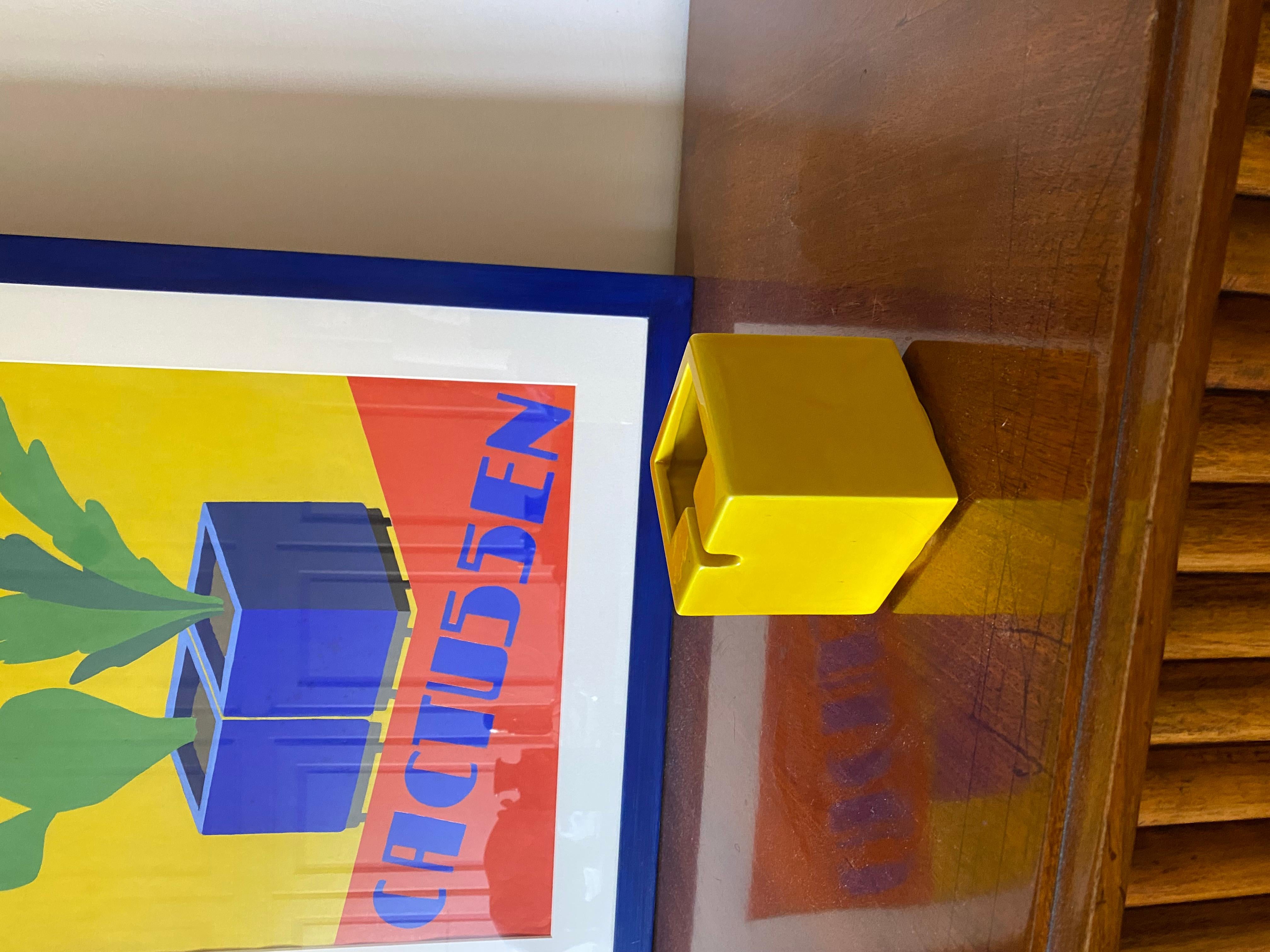 Cenicero de cerámica cúbica amarilla de la era espacial, Sicart Italia años 70 en venta 3