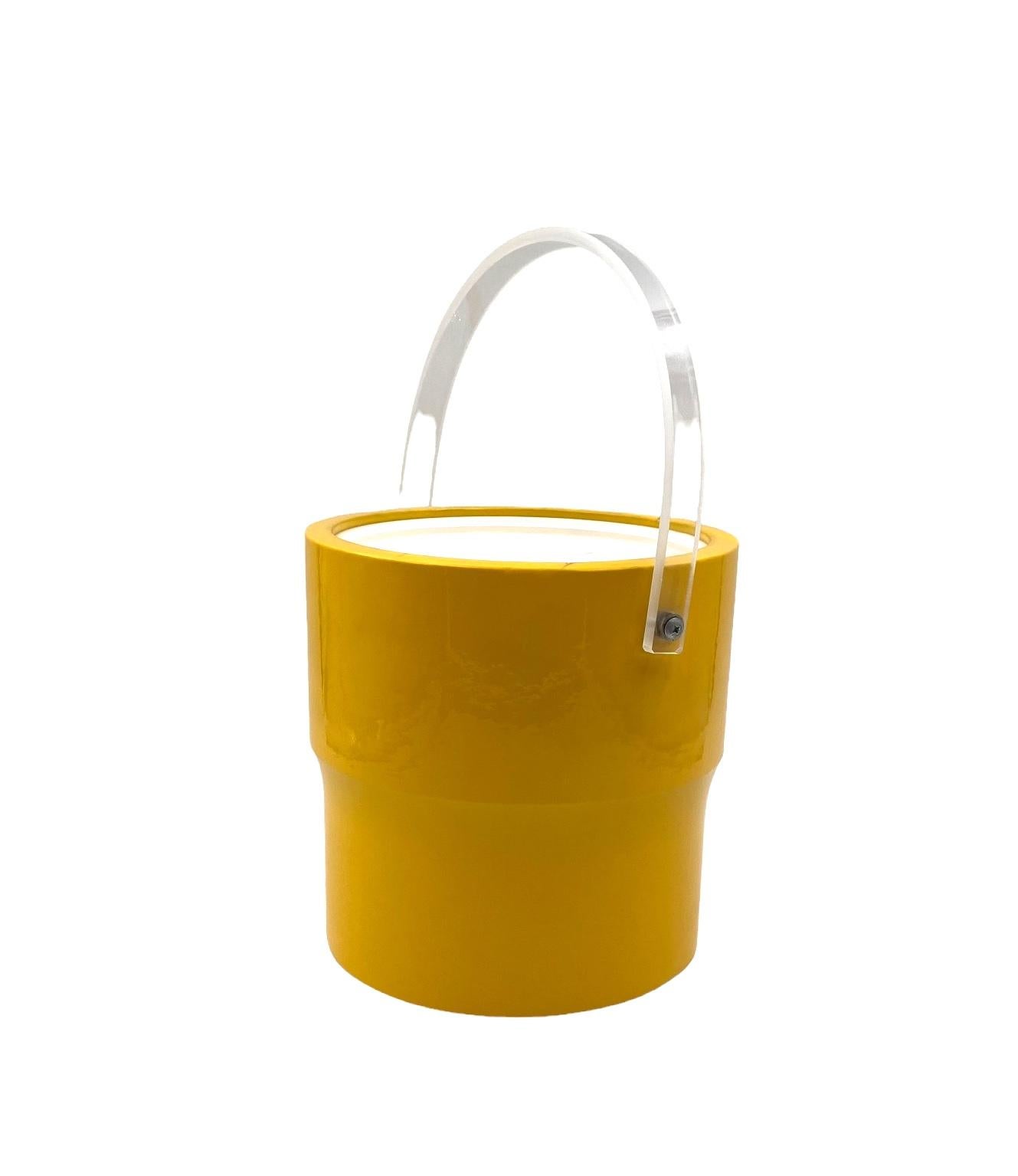 Space age yellow Ice Bucket, Morgans design, USA ca. 1970s In Good Condition In Firenze, IT