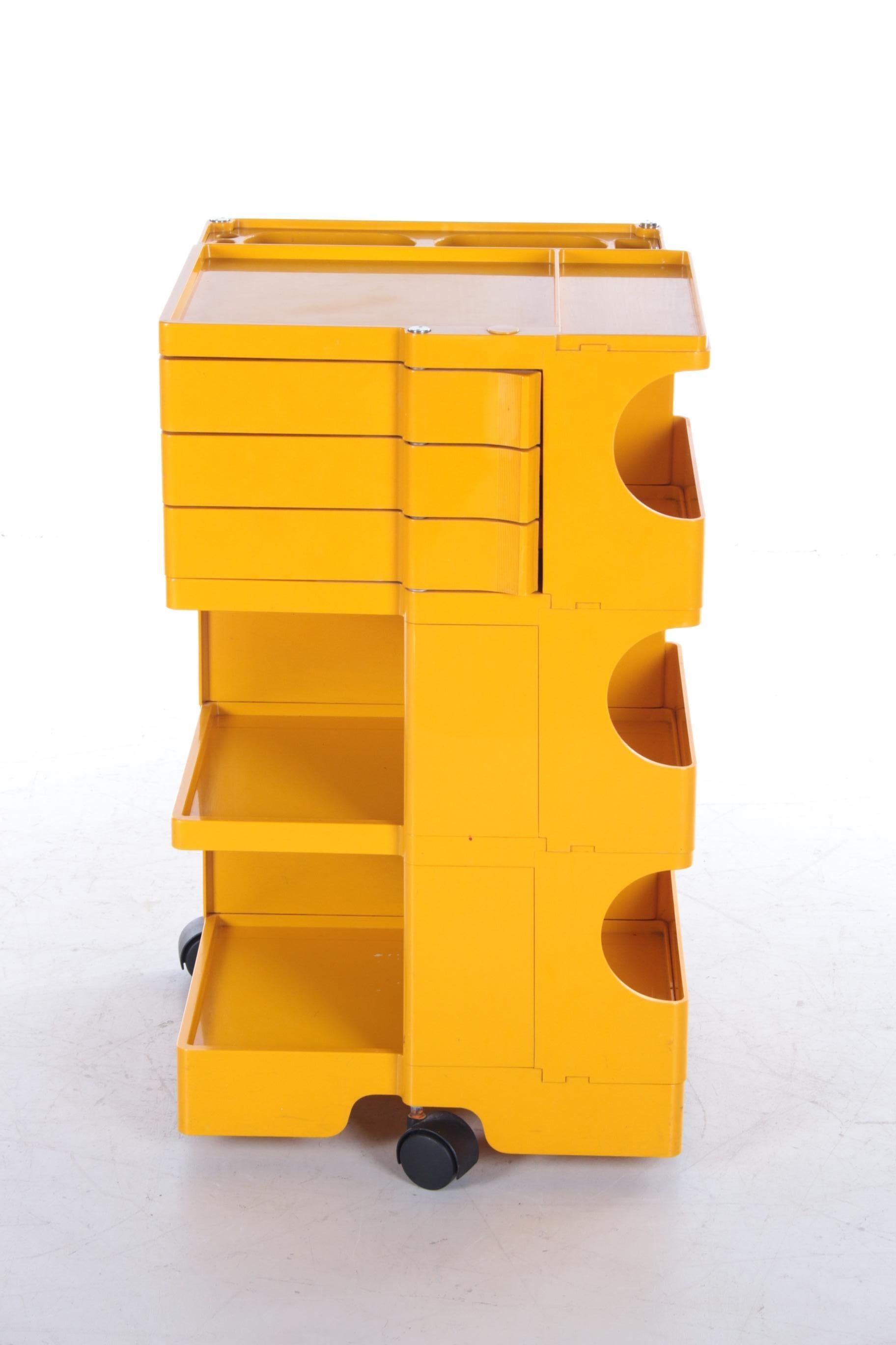 Space Age Yellow Joe Colombo 'Boby' Storage Trolley, 1970s In Good Condition In Oostrum-Venray, NL