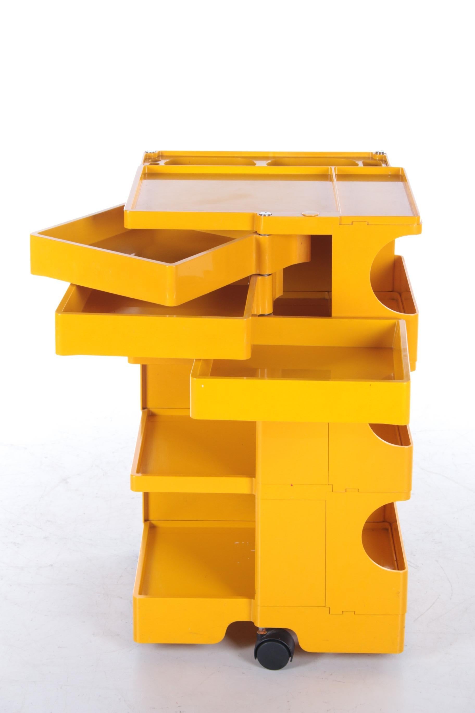 Space Age Yellow Joe Colombo 'Boby' Storage Trolley, 1970s 2