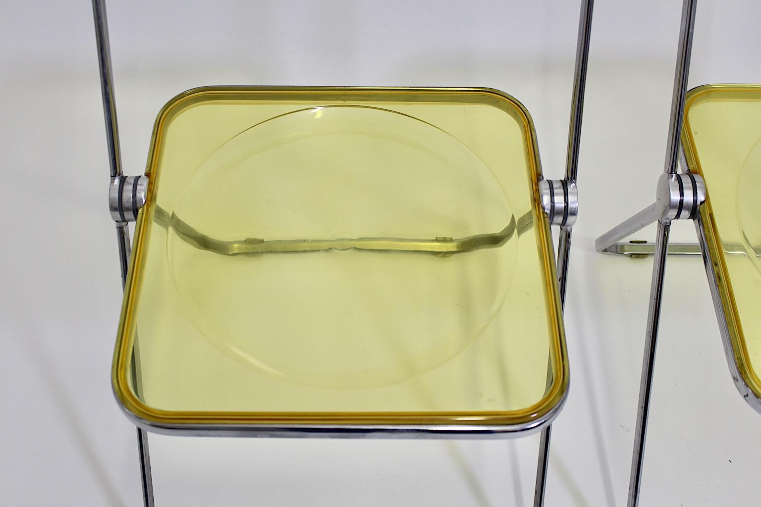 Space Age Yellow Lucite Plia Pair of Folding Chairs Giancarlo Piretti 1969 Italy 4