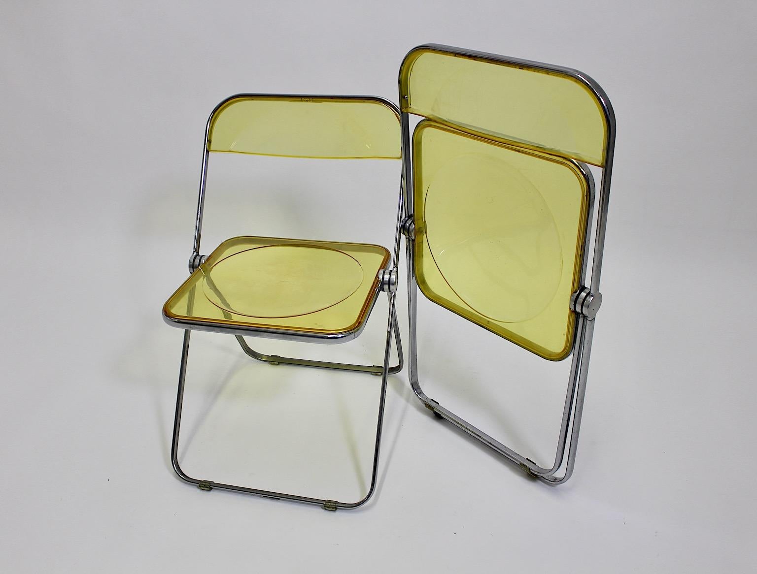 Space Age Yellow Lucite Plia Pair of Folding Chairs Giancarlo Piretti 1969 Italy 10