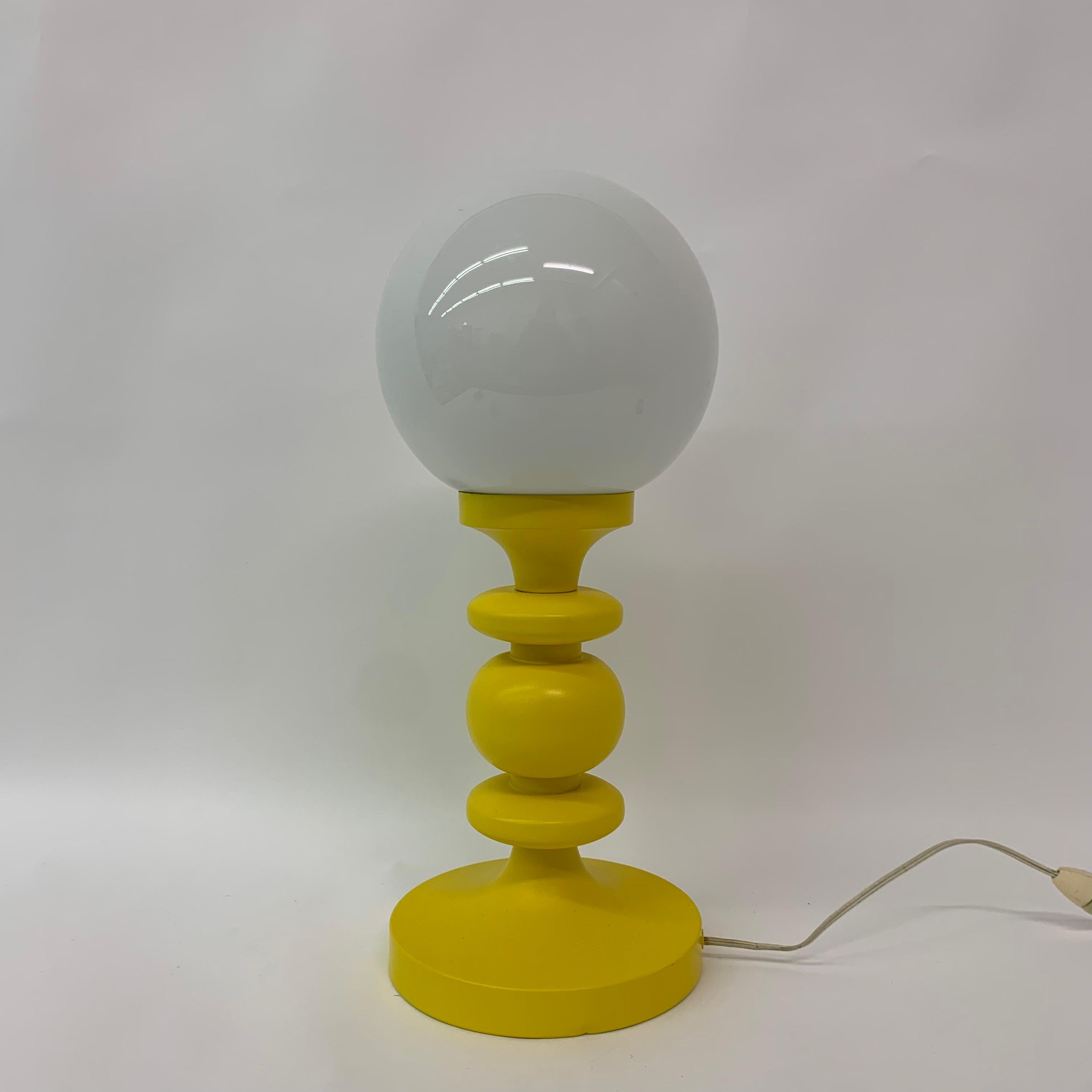 Metal Space age yellow table lamp, 1970s For Sale