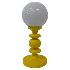 Lampada da tavolo gialla A Space, anni '70