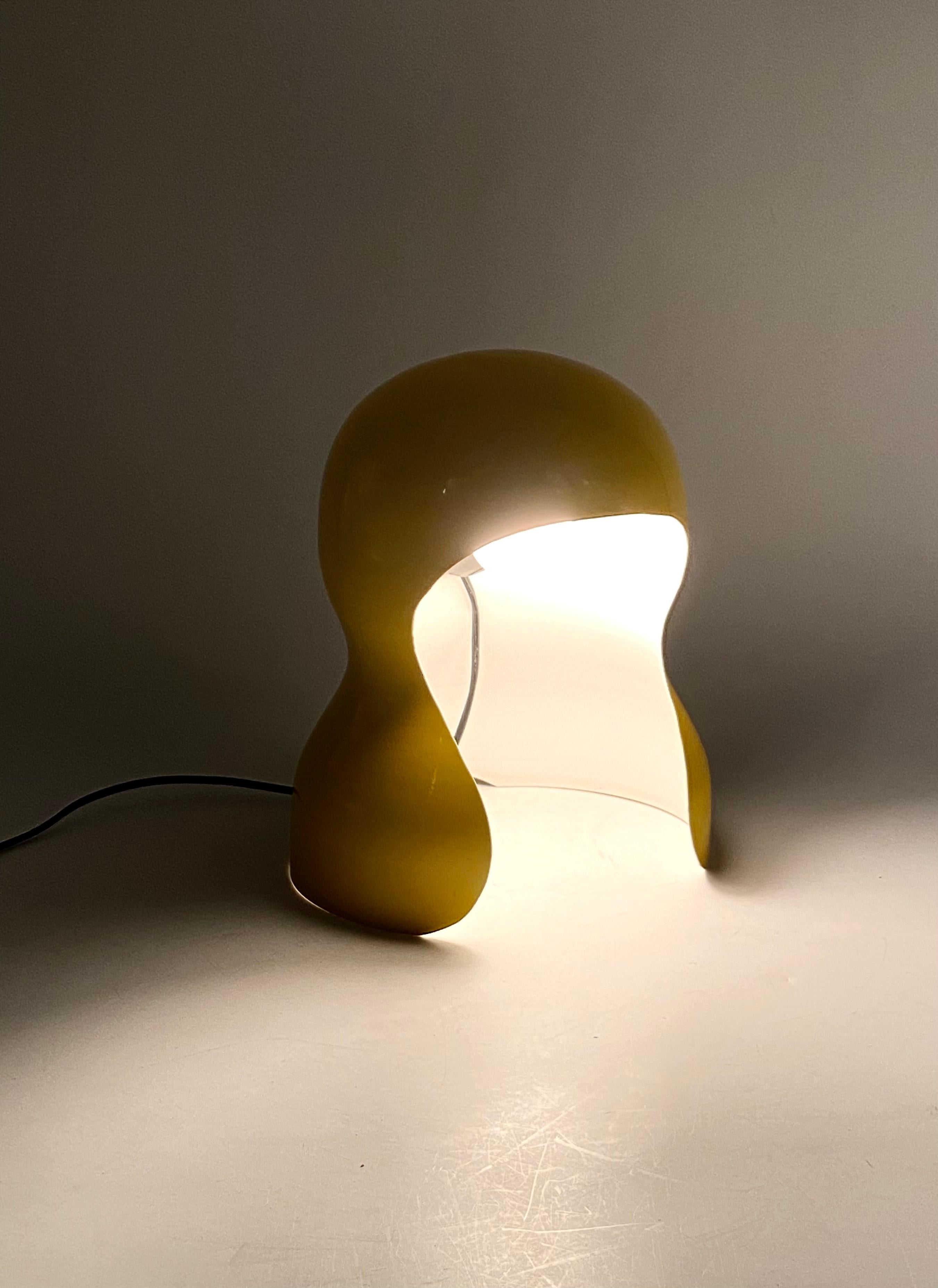 Lampe de table jaune de l'ère spatiale, Italie, années 1970 en vente 12