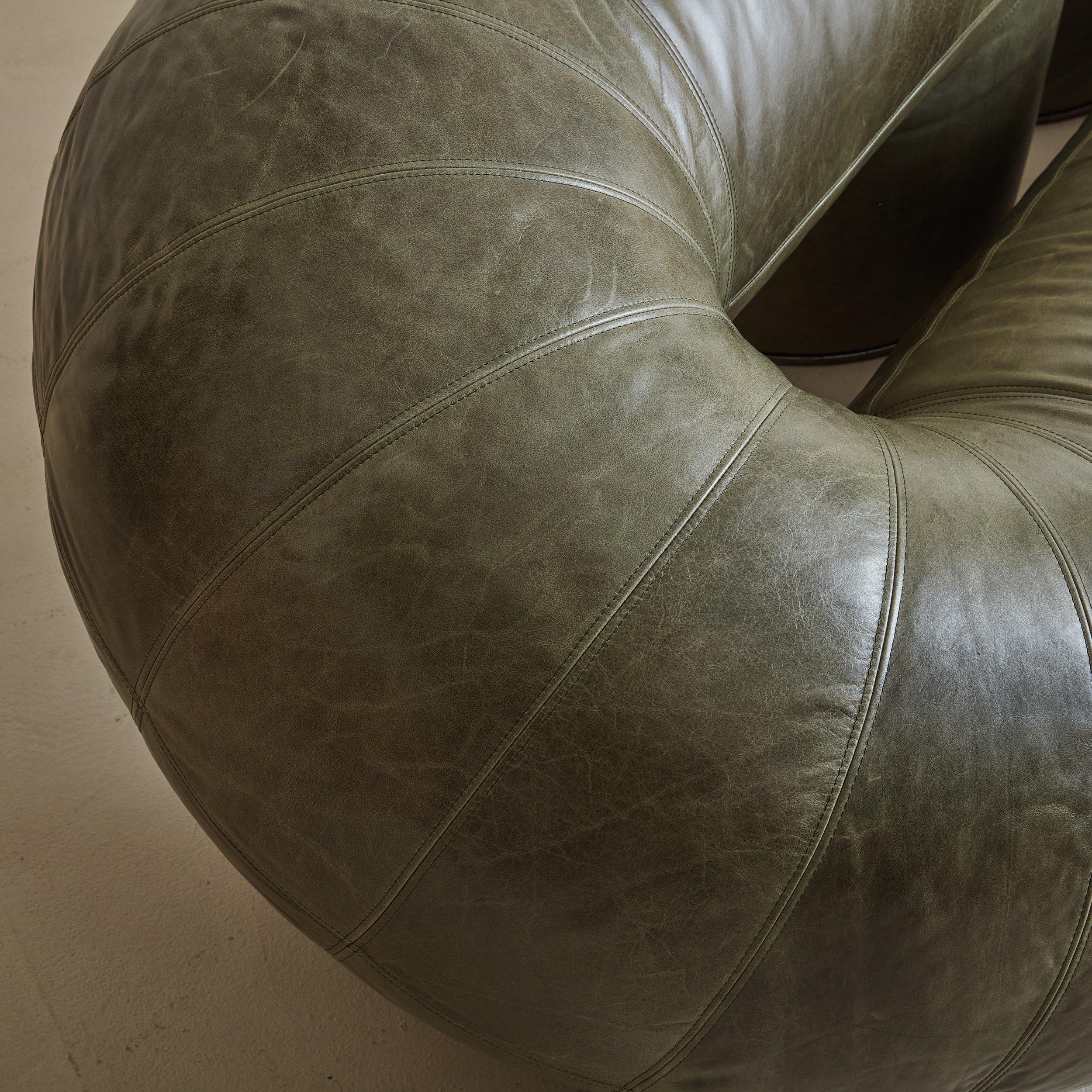Space Age 'Zeppelin' Sofa in Olive Green Leather by Walter Leeman for Velda For Sale 4
