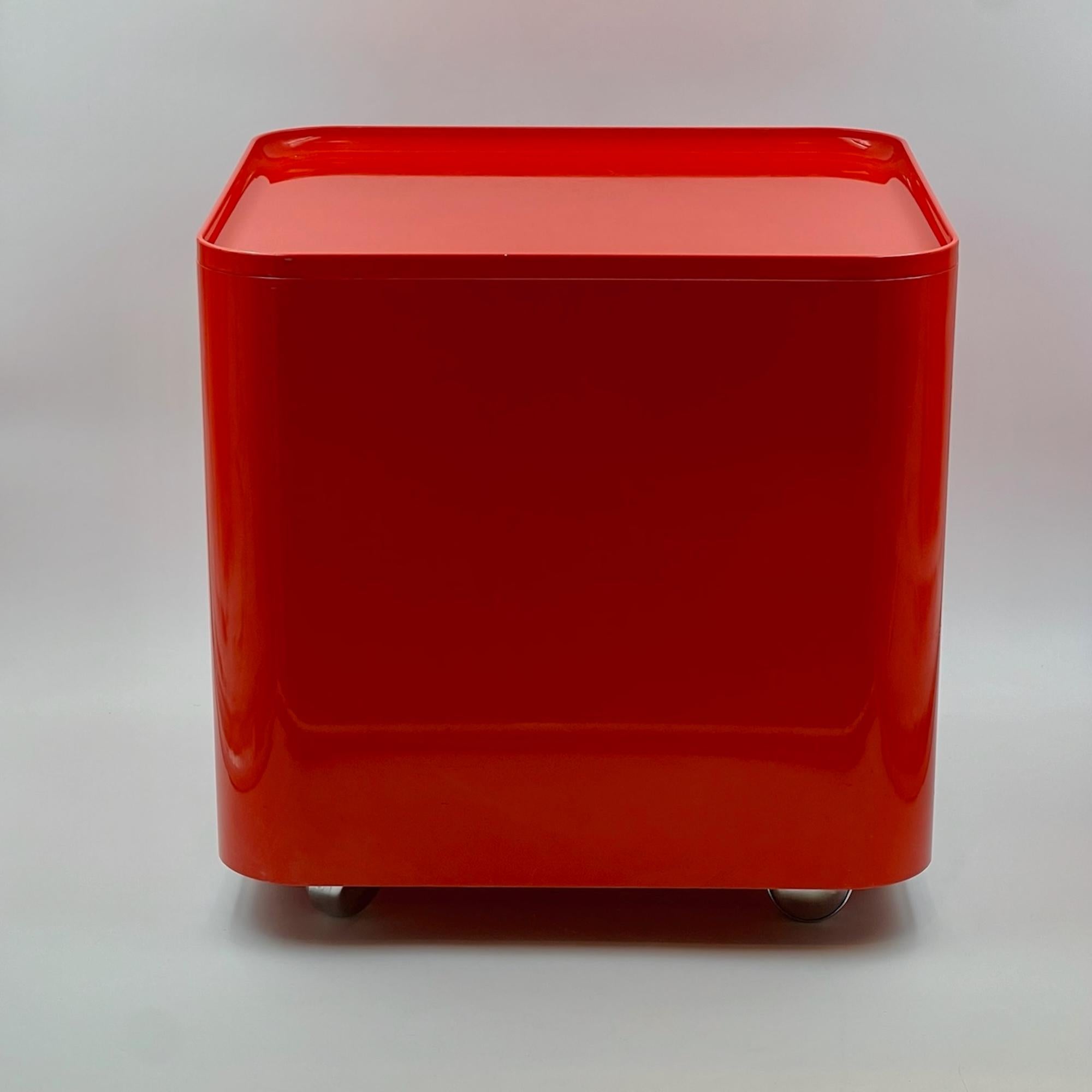 Space Age70s Red Table with Container DIME by Marcello Siard for Longato In Good Condition For Sale In San Benedetto Del Tronto, IT