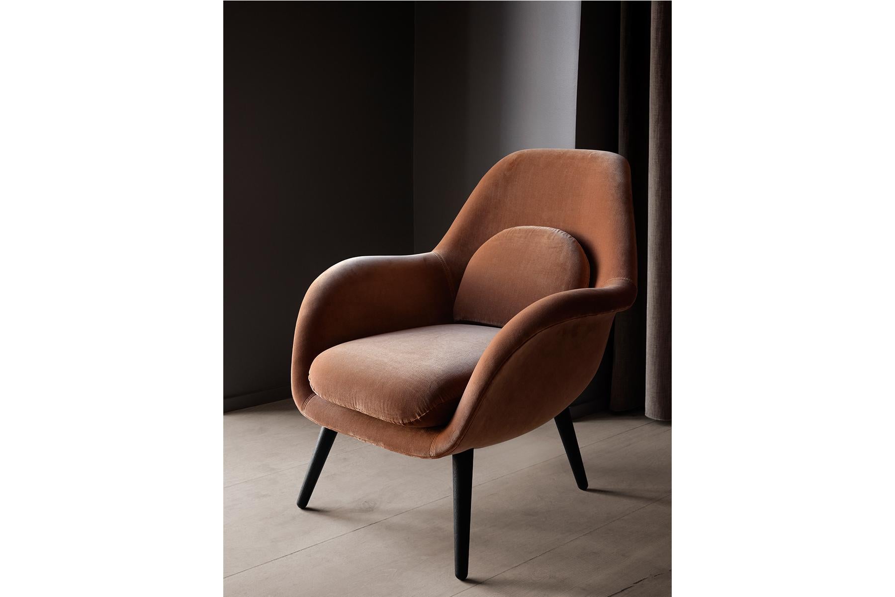 Mid-Century Modern Space Copenhagen Swoon Lounge Chair – Petit For Sale