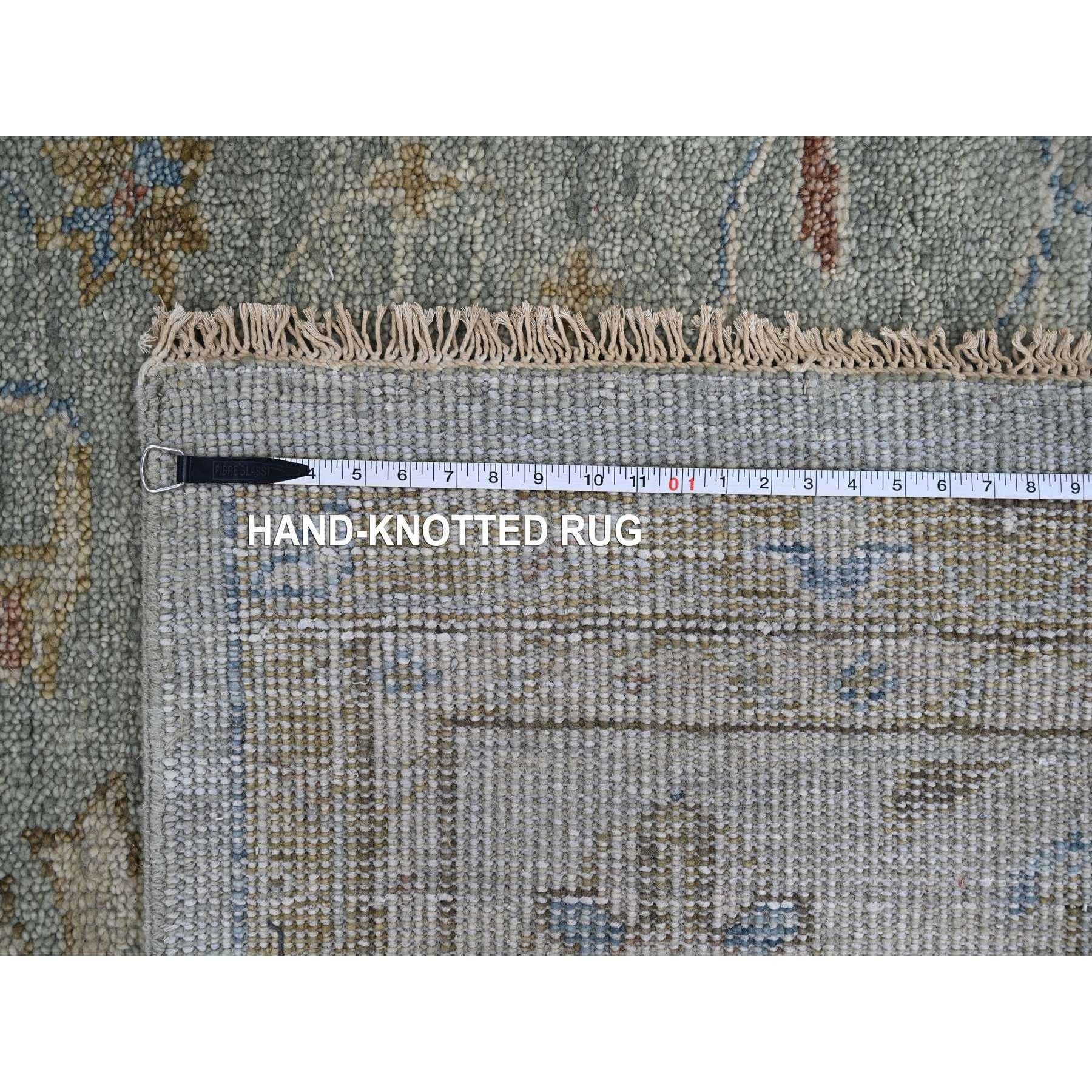 Tapis surdimensionné en laine douce gris espace noué à la main Oushak Design 12'0
