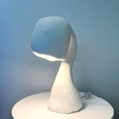 Lampe de bureau Space Invader Line de Studio Chora, pierre calcaire blanche, en stock