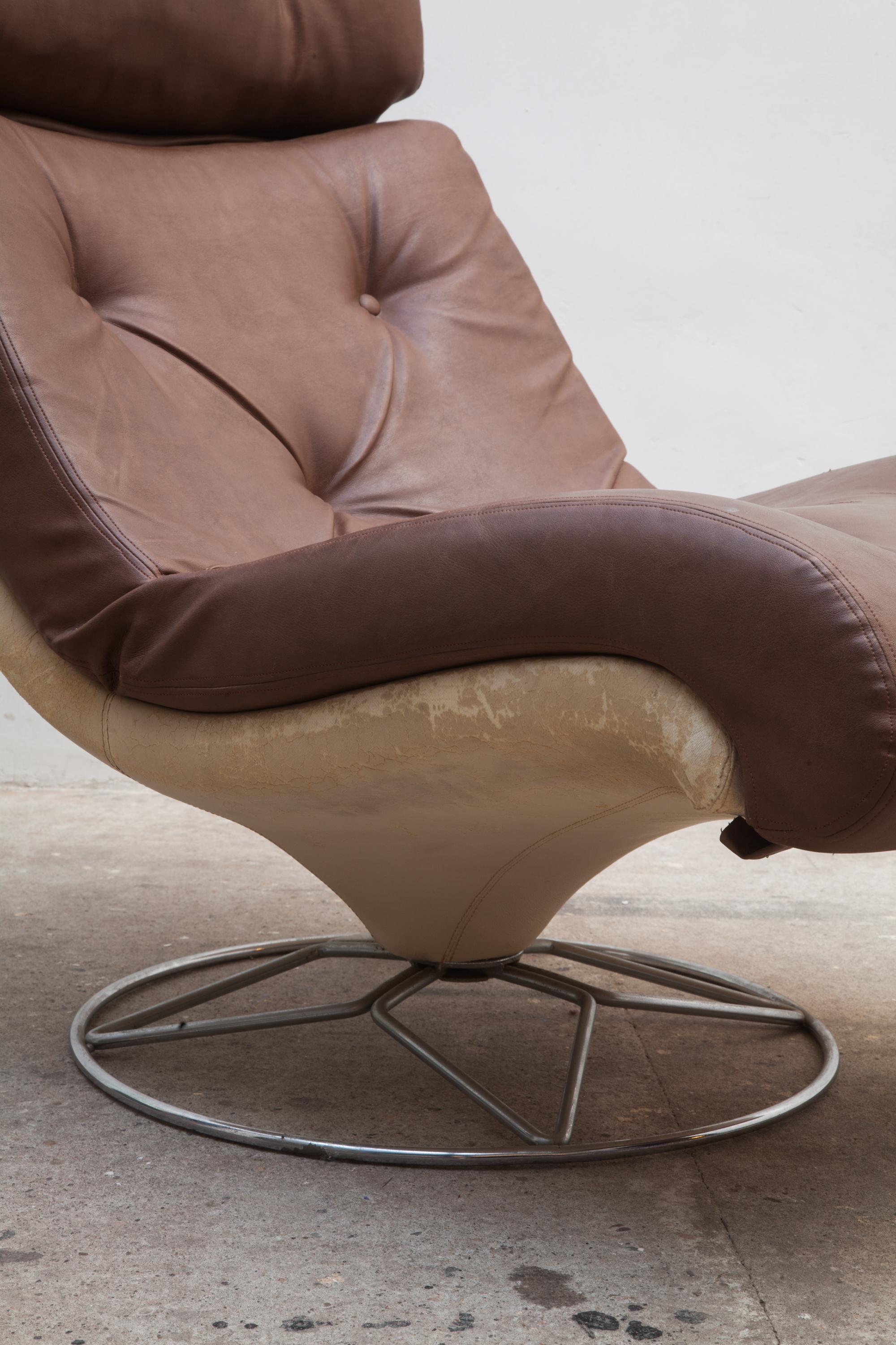 Space Lounge Chair Mid-Century Modern, Belgium, 1970s In Fair Condition In Antwerp, BE