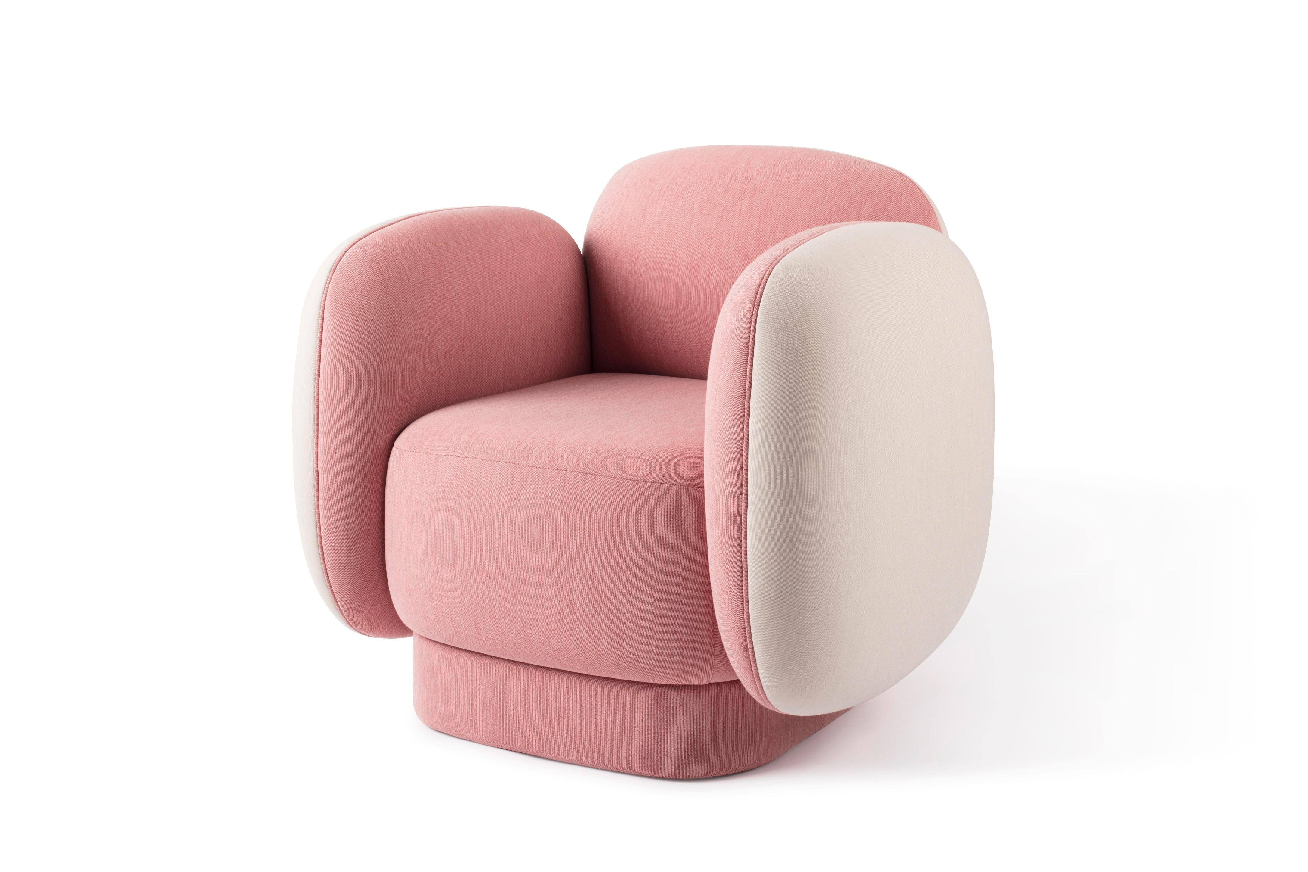 Space oddity designed by Thomas Dariel, Maison Dada
Armchair: L100 x D91 x H90 cm
Structure in solid timber and plywood • Memory foam
Base and seating fully upholstered in fabric
Recommended fabric • Febrik Uniform Melange Collection from