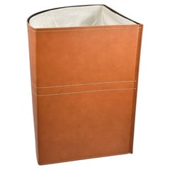 Space-saving corner laundry basket LUNARIA Standard