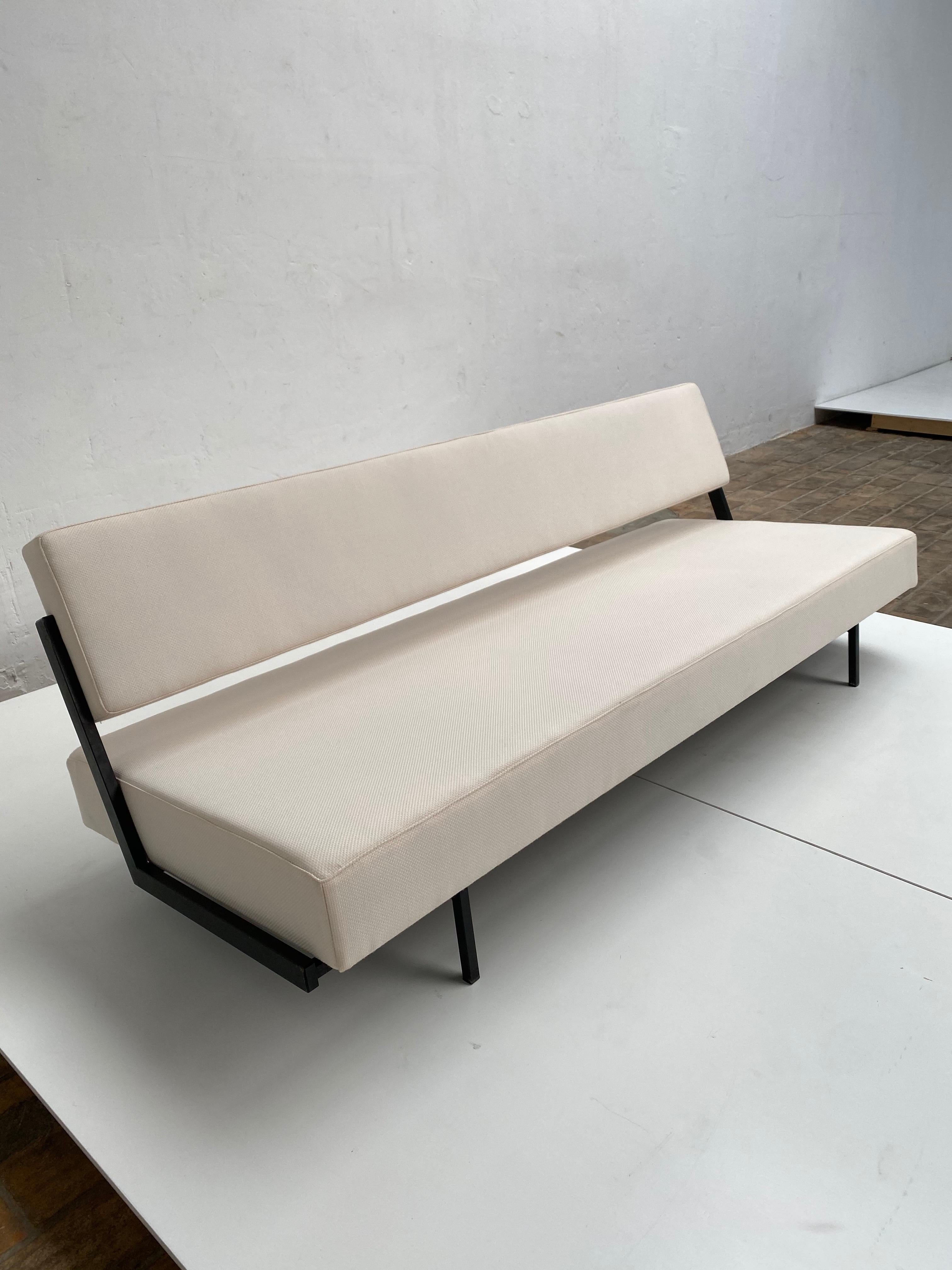 Space Saving Sleeping Sofa Minimal Design 1950er Jahre, Auping, Niederlande (Moderne der Mitte des Jahrhunderts) im Angebot