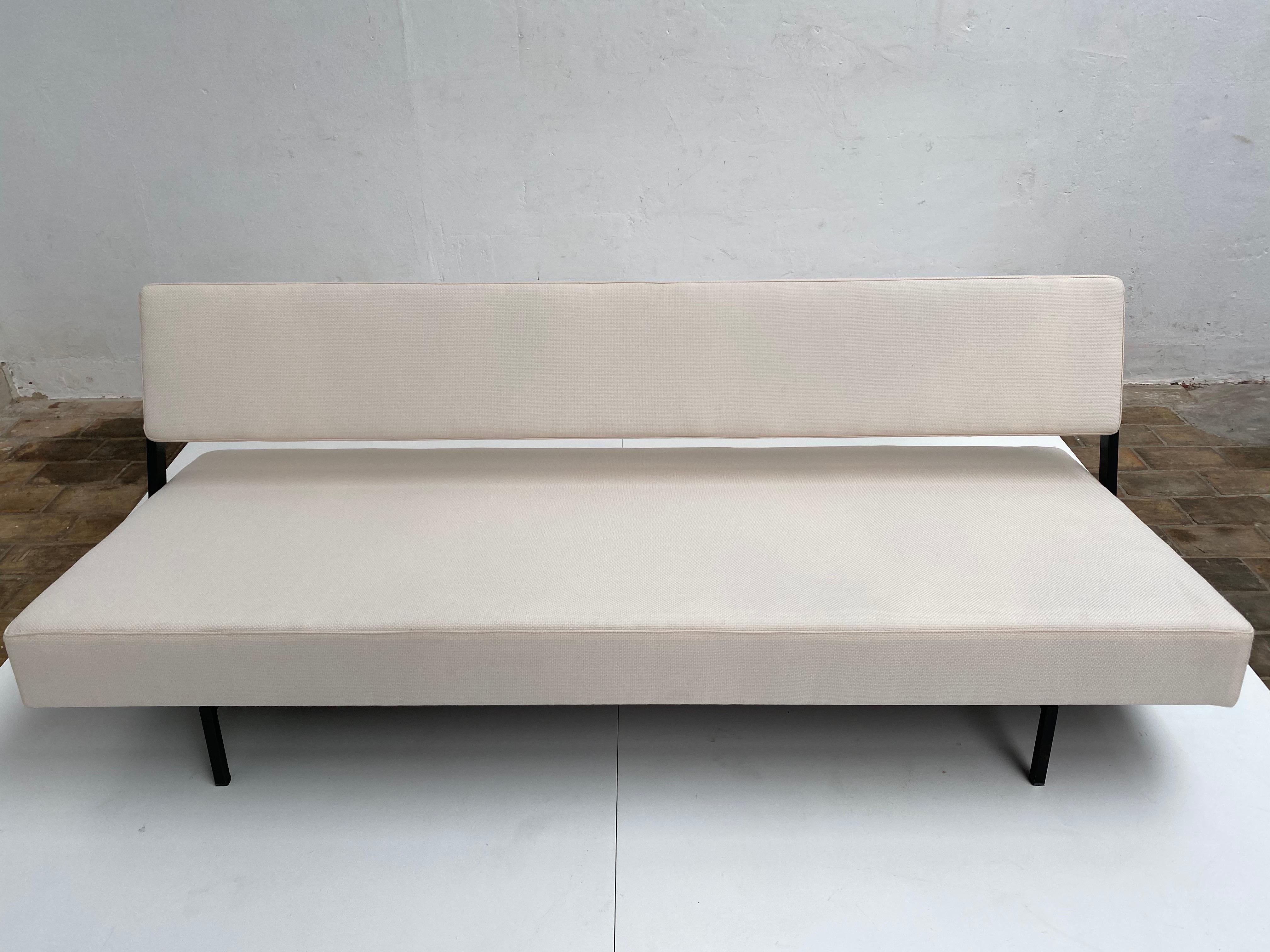 Mid-20th Century Space Saving Sleeping Sofa Minimal Design 1950s, Auping, the Netherlands For Sale