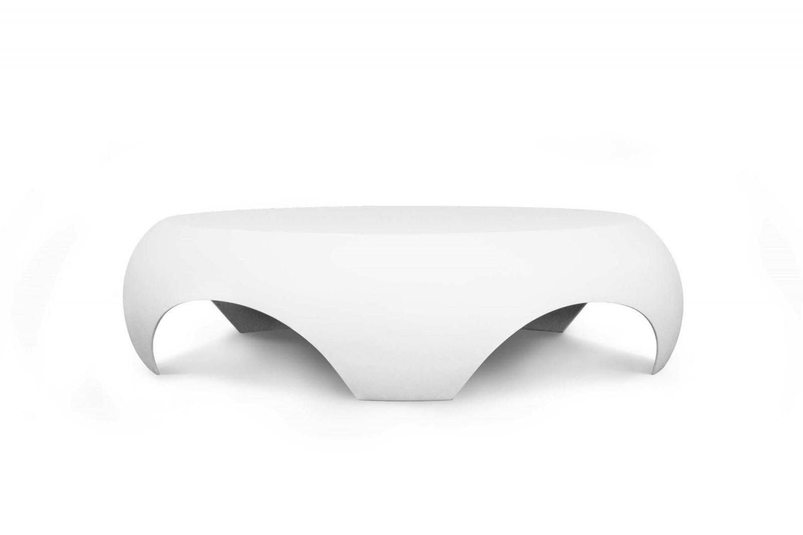 Spaceship Design Coffee Table Lacquered Resin In New Condition For Sale In New York, NY
