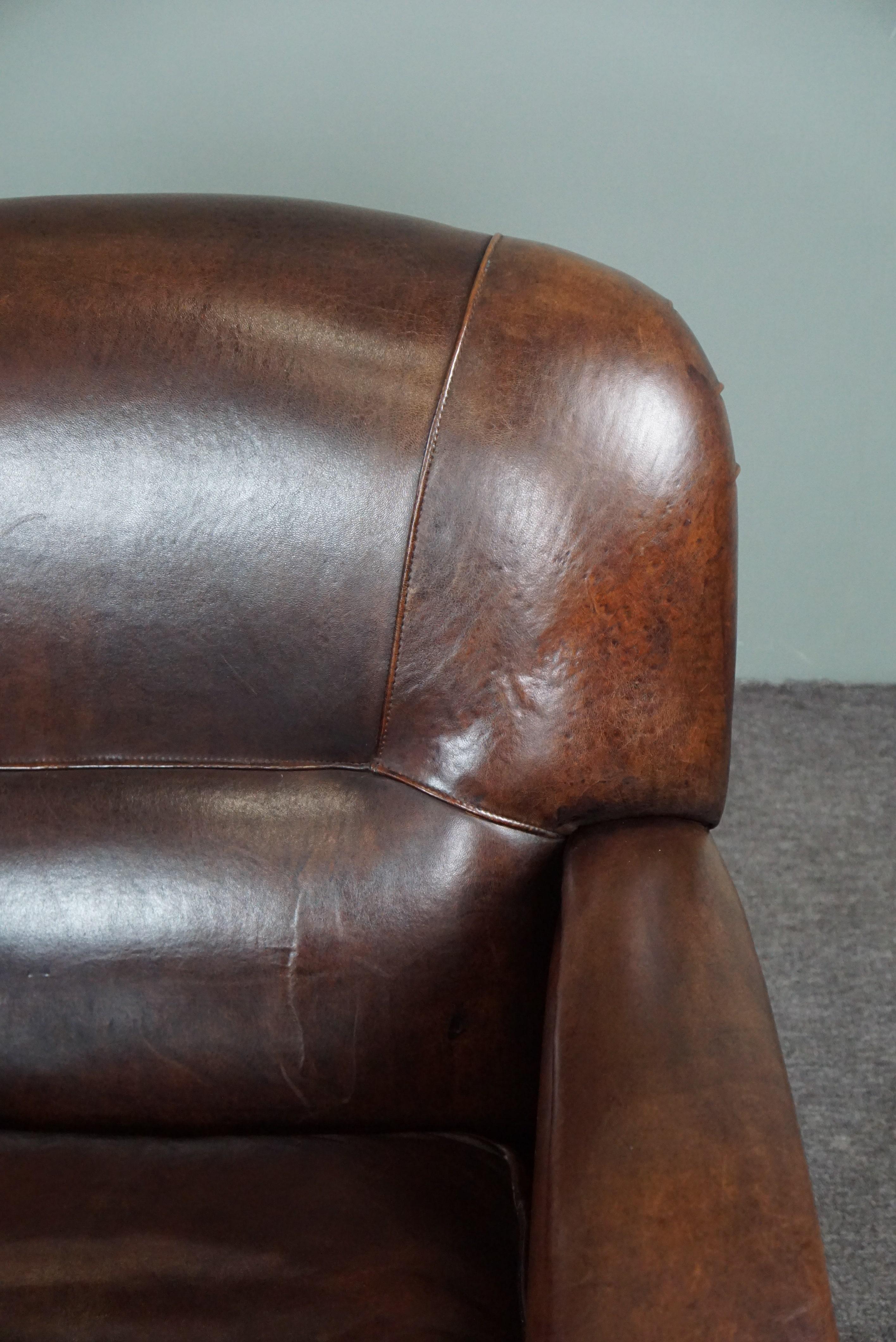 Leather Spacious and well-fitting sheepskin armchair For Sale