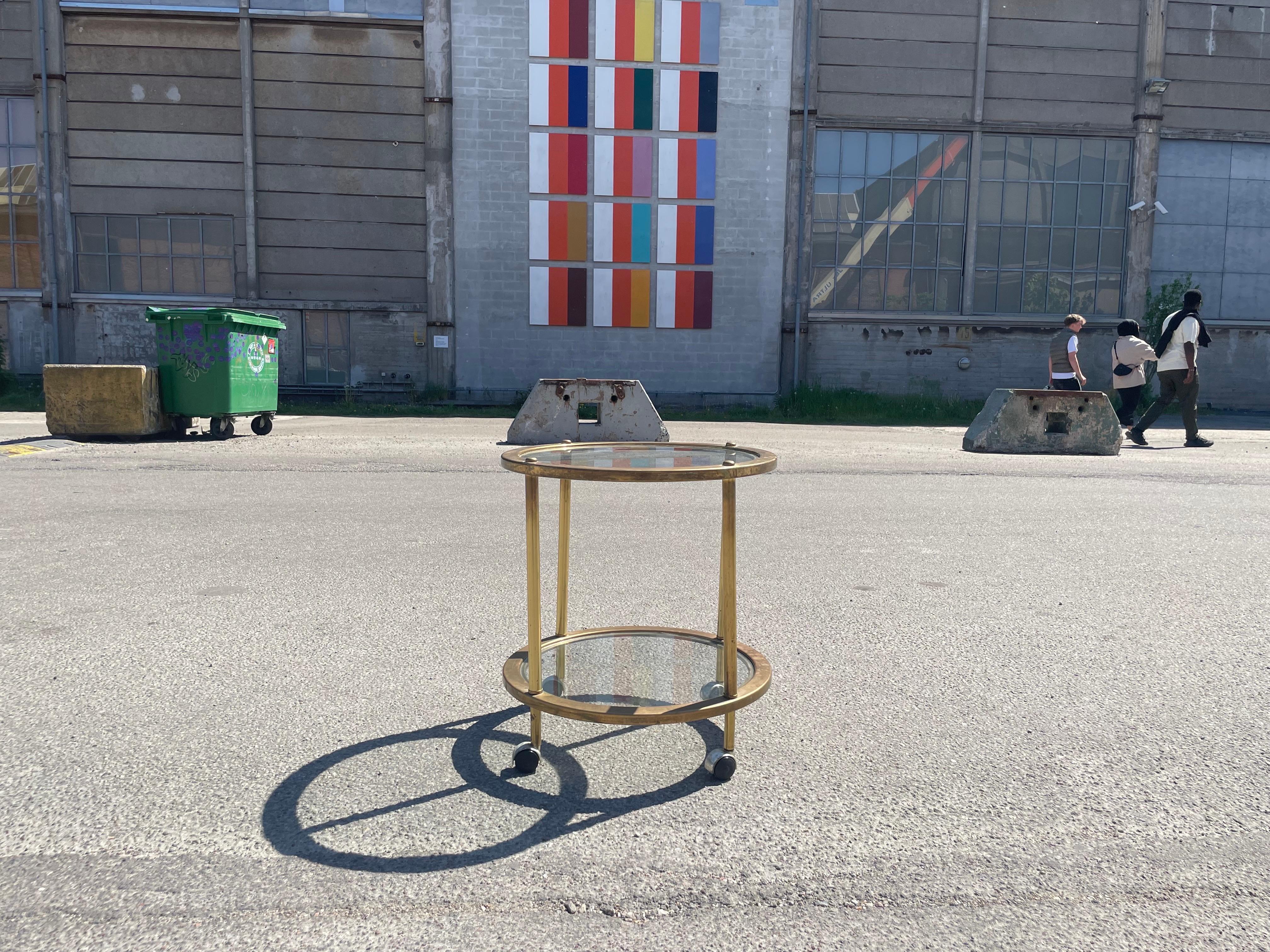 Spacieux chariot de bar français vintage des années 1970 en vente 3