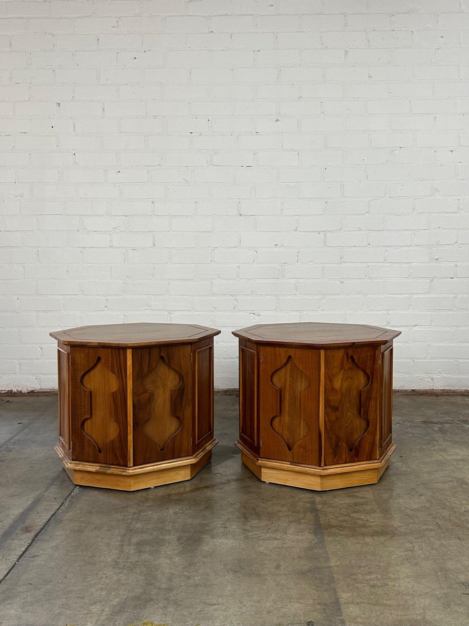 W26 D26 H23

Spade side tables in fully restored condition. Both side tables are structurally sound and fully functional. Side tables have a natural clear coat that showcases natural grain and natural wood imperfections. Tables are made in oak and