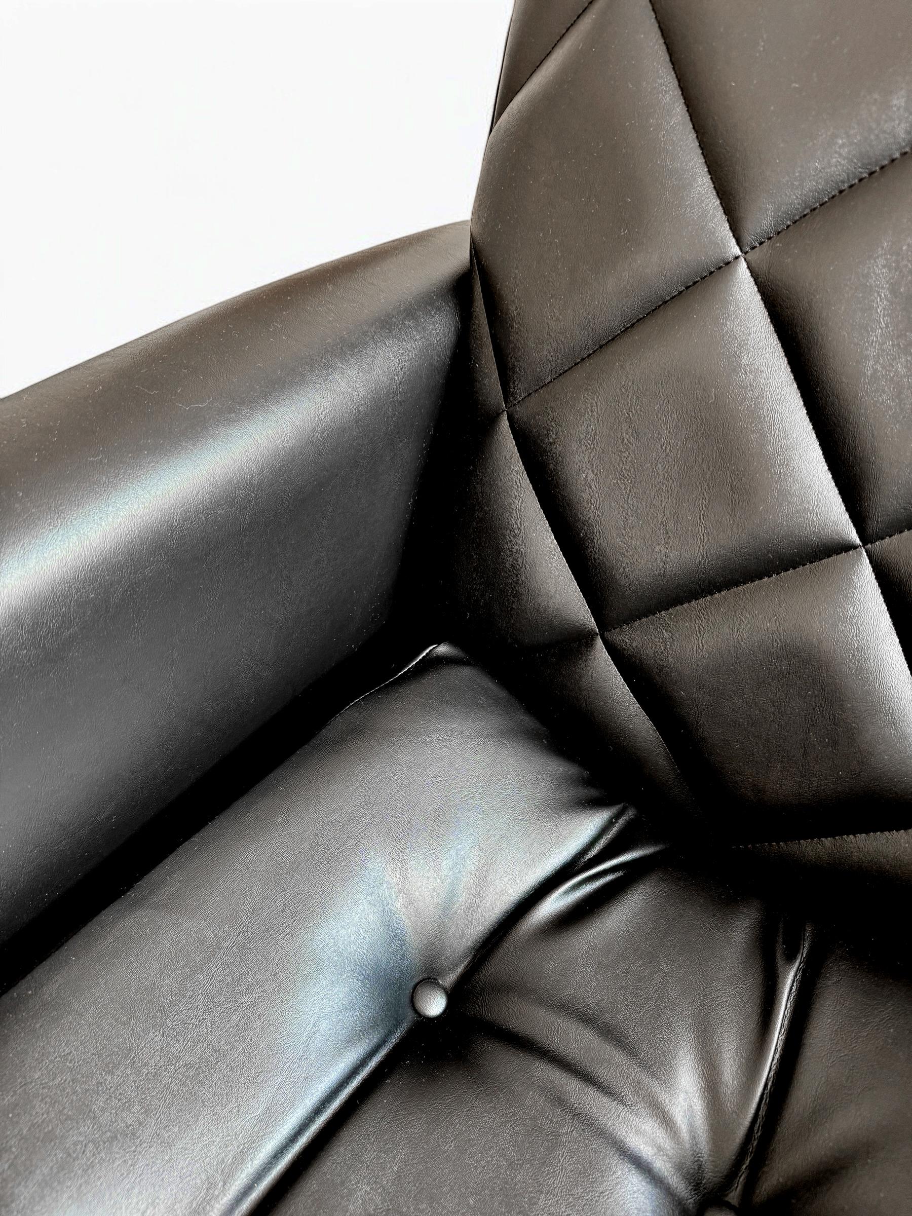French Spage Age 1960's James Bond Style Swivel Armchair, France 1960's For Sale