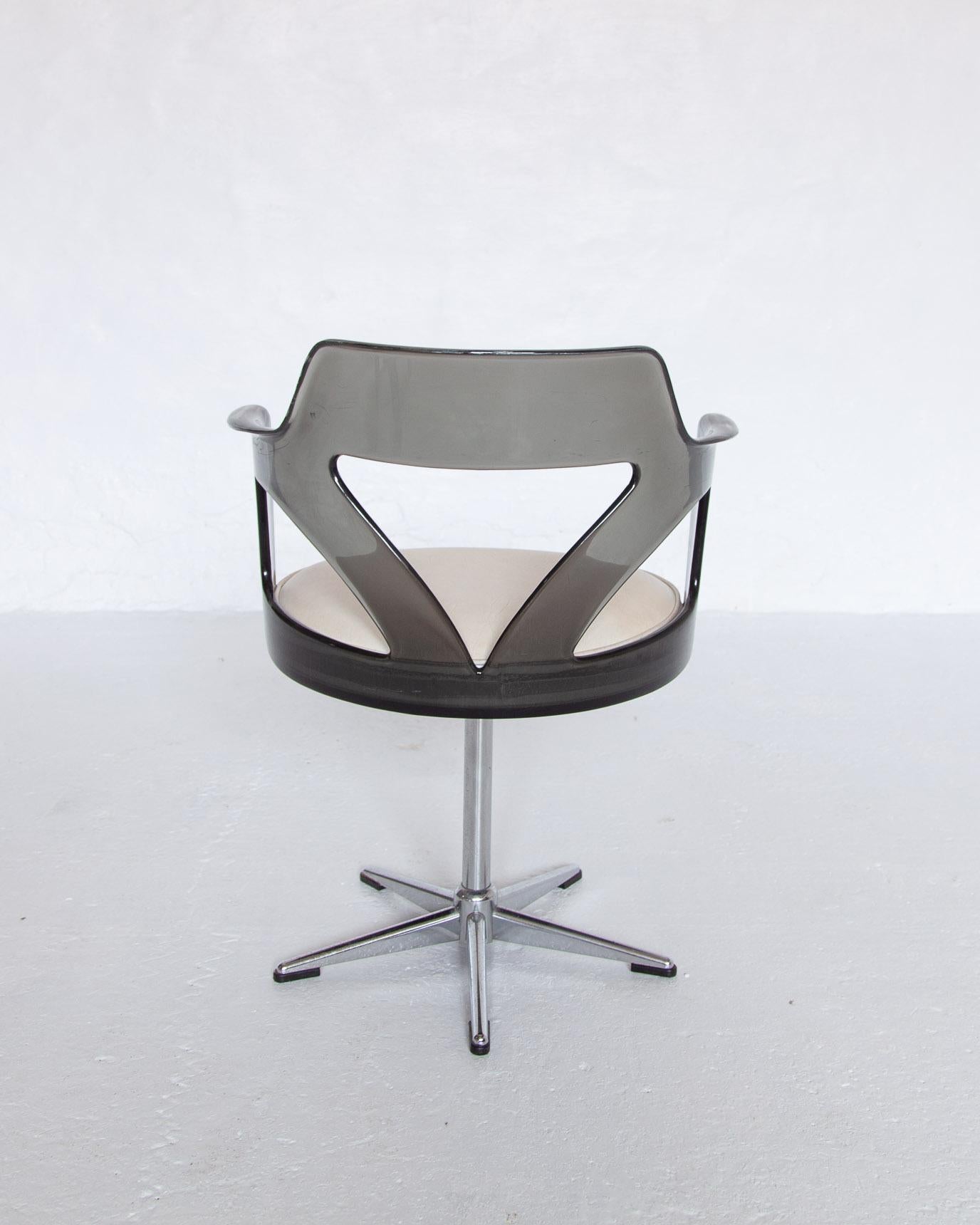 Spage Age Smoked Plexi Glass Swivel Desk Chair, 1960s In Good Condition For Sale In Antwerp, BE
