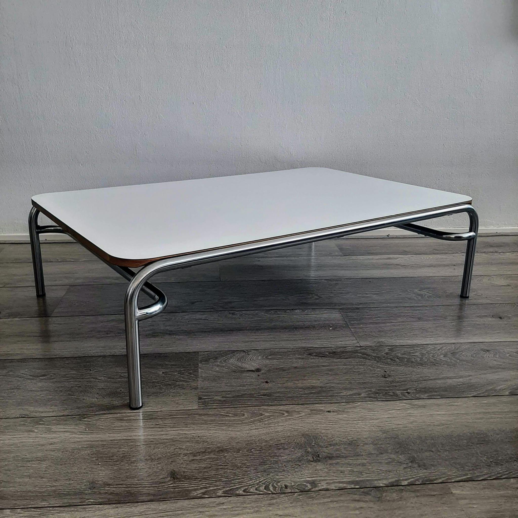 Mesa tubelar Spage age, de Walter Antonis para Spectrum mediados del siglo XX en venta