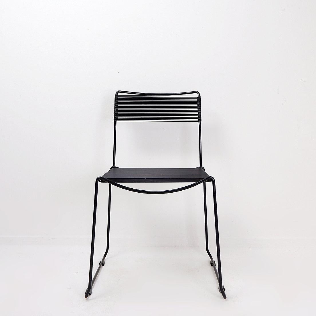 Silla Spaghetti de Giandomenico Belotti para Fly Line
Pop Art - minimalista - italiano - vintage
Medidas : 53,5cmx45cm H:85 SH:46cm 
Materiales : Metal - Plástico
Desgaste propio de la edad y el uso
