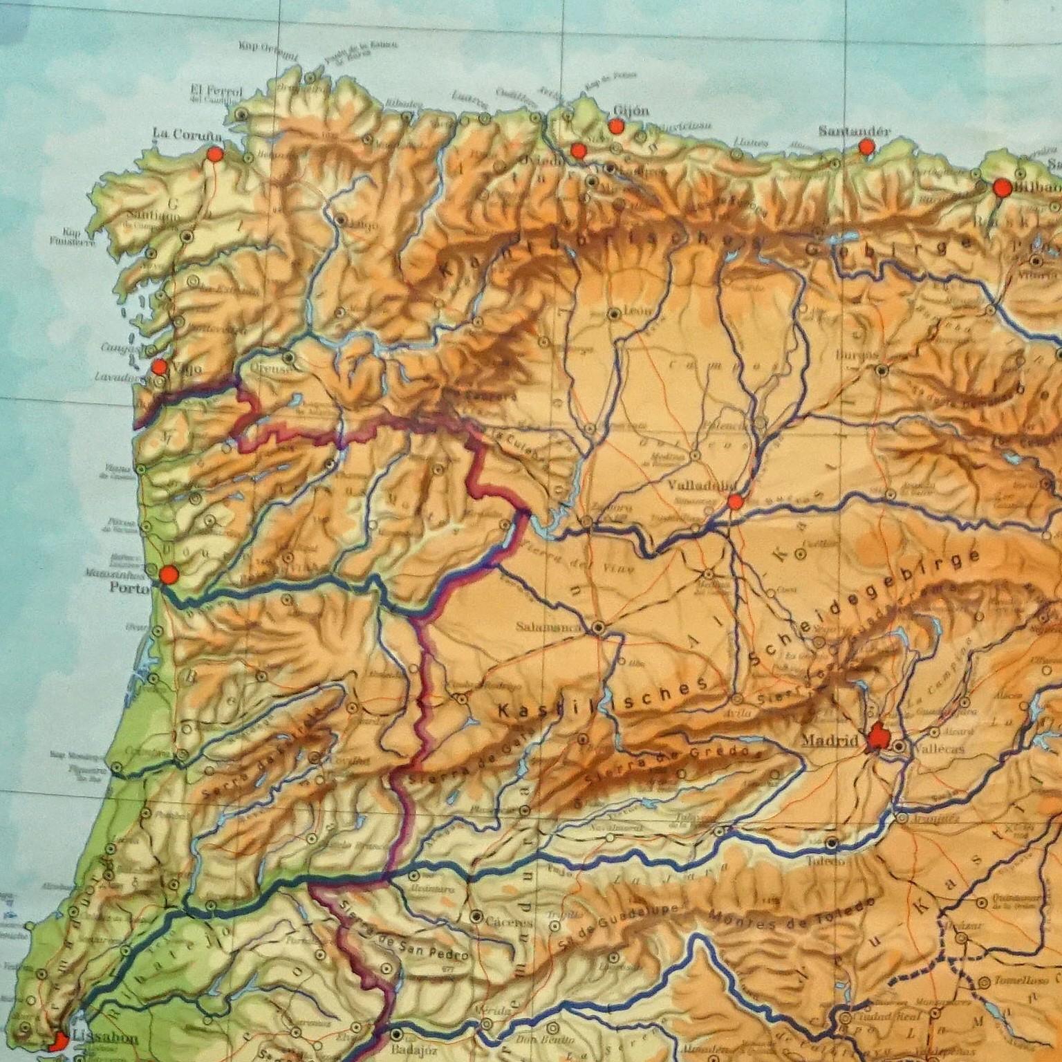 portugal map chart