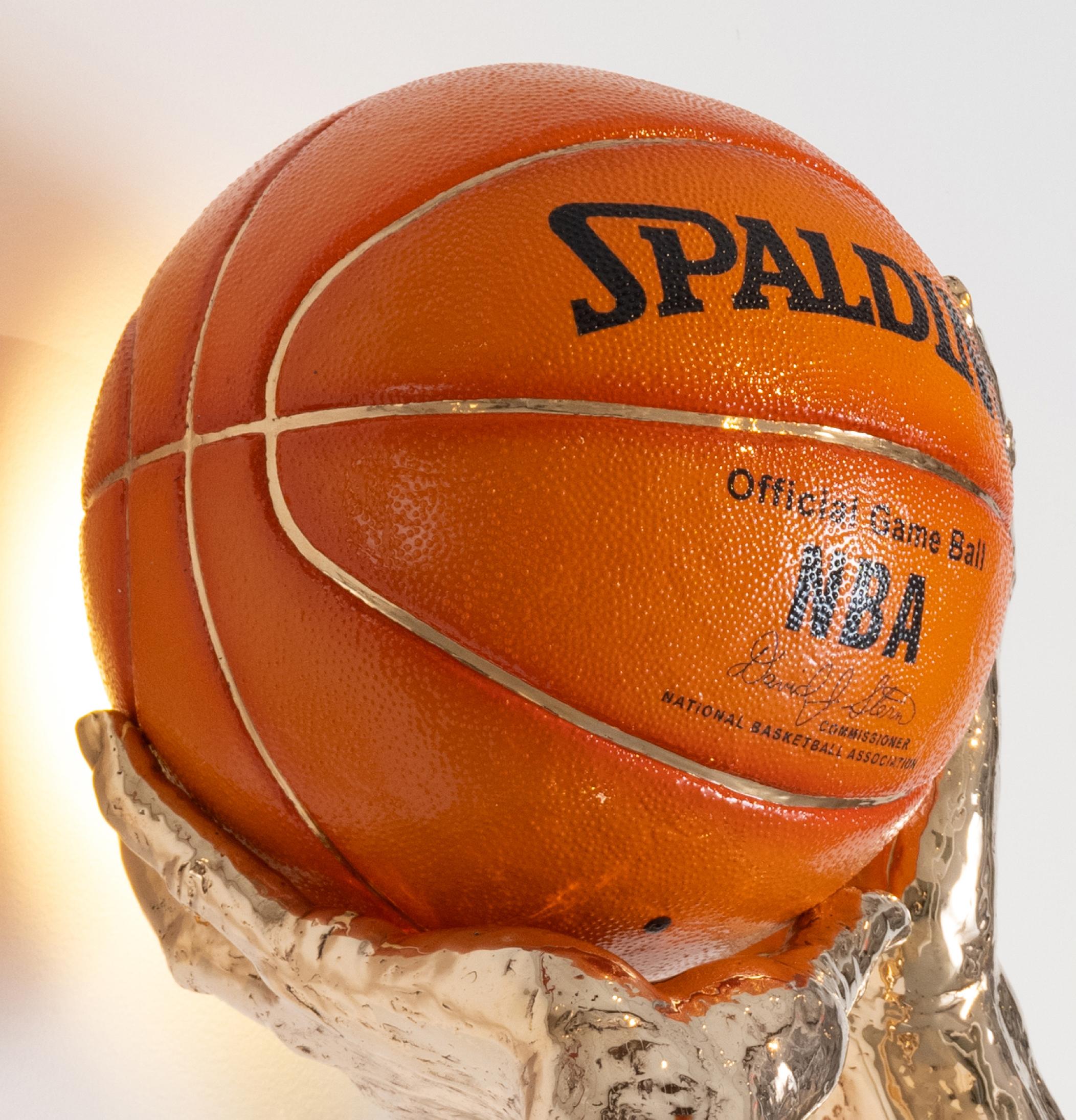 „Spalding“ Beleuchtete Skulptur von Studio Job im Angebot 4