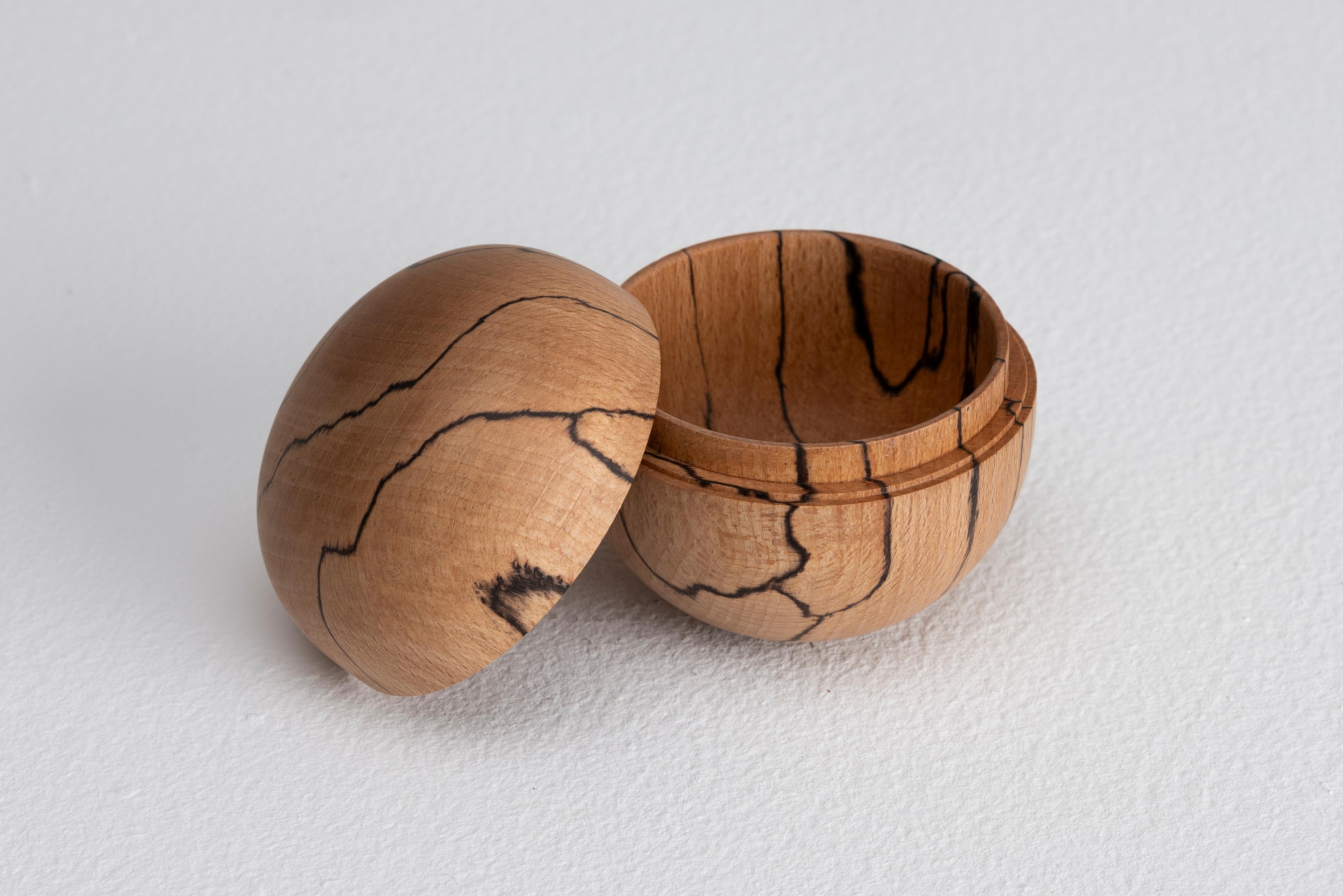 Spalted Beech Box by Master Craftsman Ray Key 1990s trinket vase In Good Condition For Sale In Uxbridge, GB