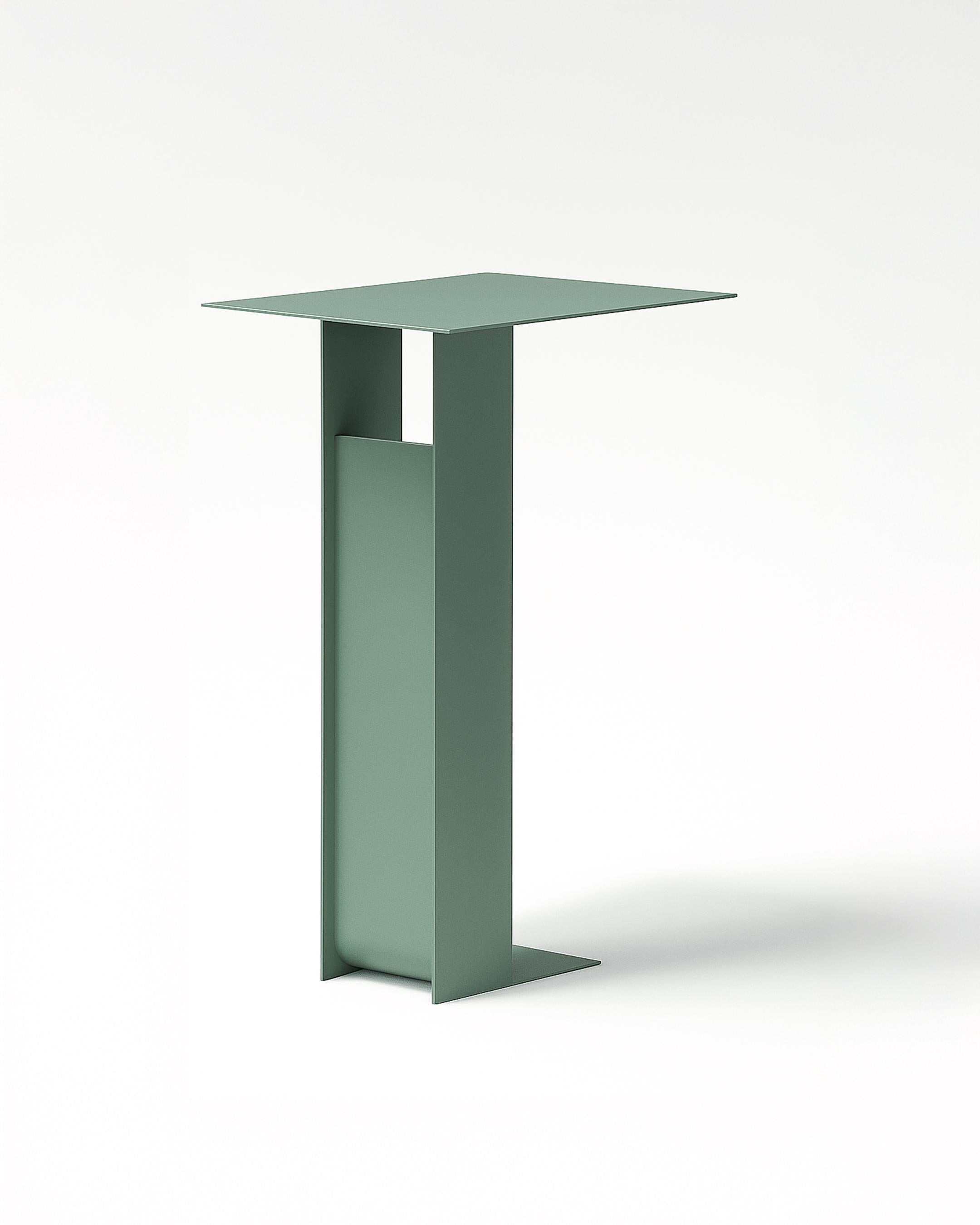 Mesa auxiliar Span, metal hecho a mano, aspecto minimalista y moderno en verde Turco en venta