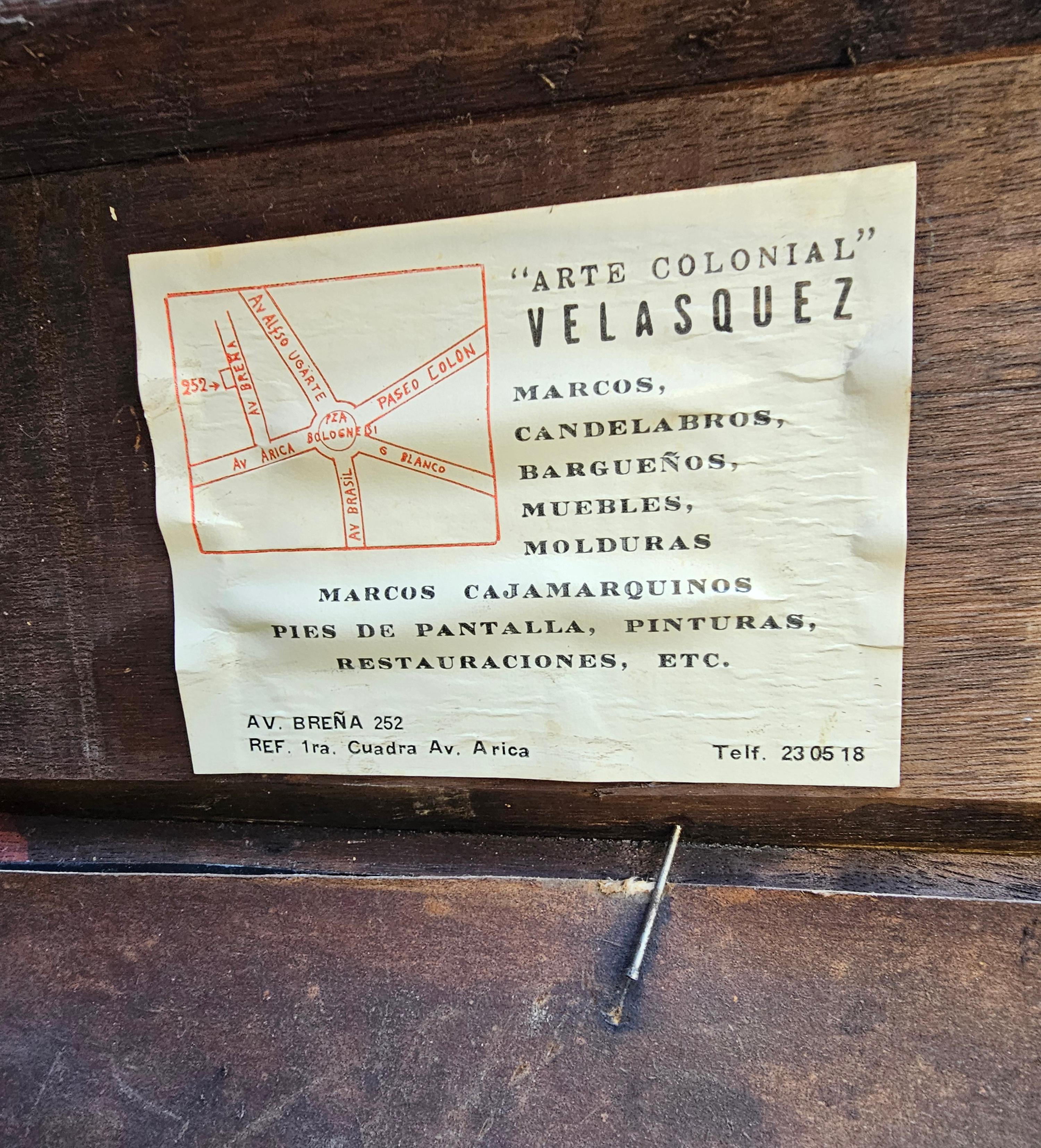Gran Espejo de Pared Colonial Español Decorado con Madera Dorada y Finas Lentejuelas en venta 4