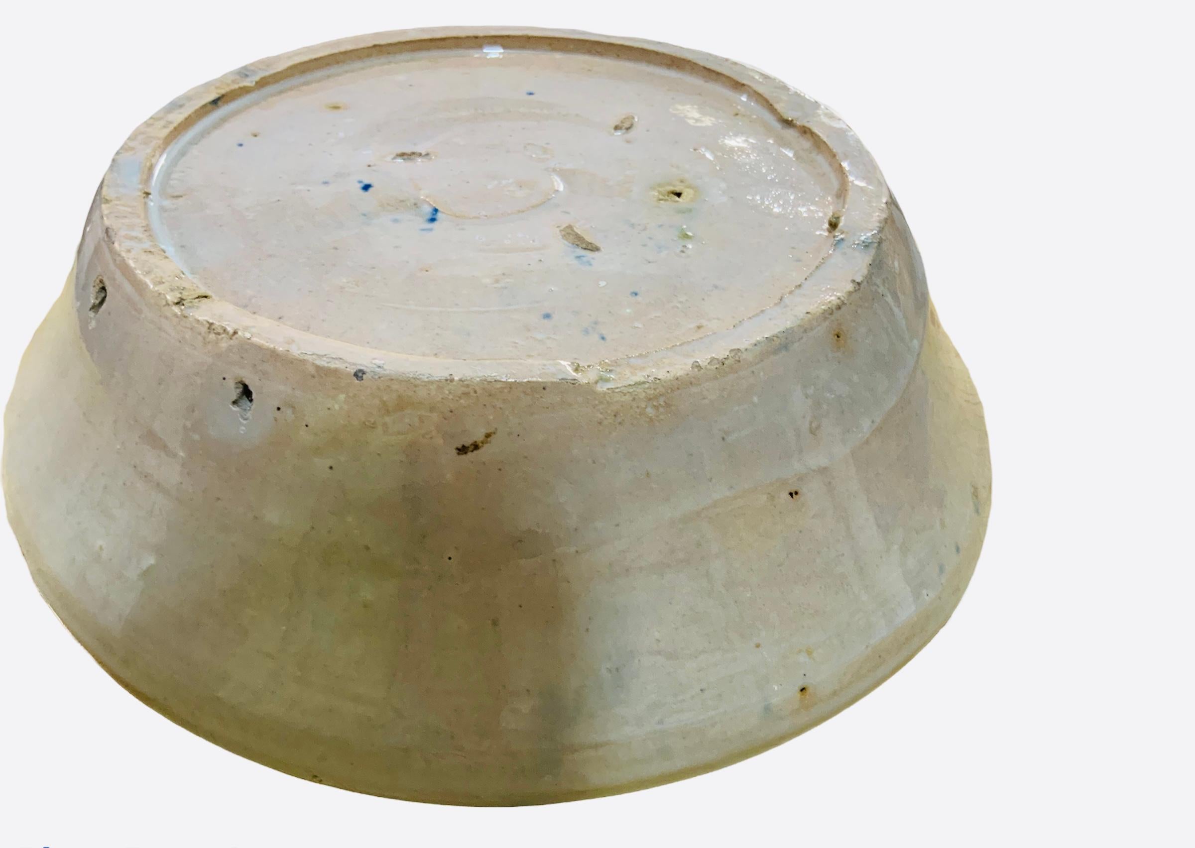 Spaniard Fajalauza Style Ceramic Bowl In Good Condition For Sale In Guaynabo, PR
