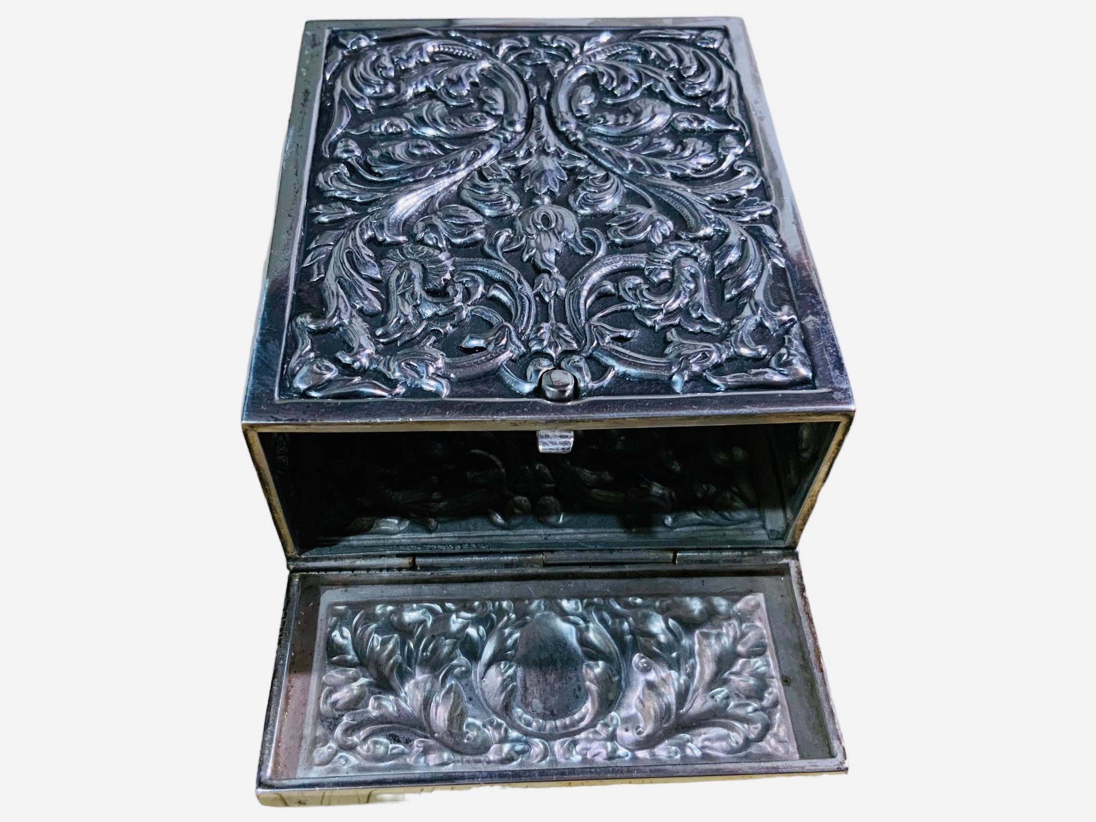 Spaniard Silver Box In Good Condition For Sale In Guaynabo, PR