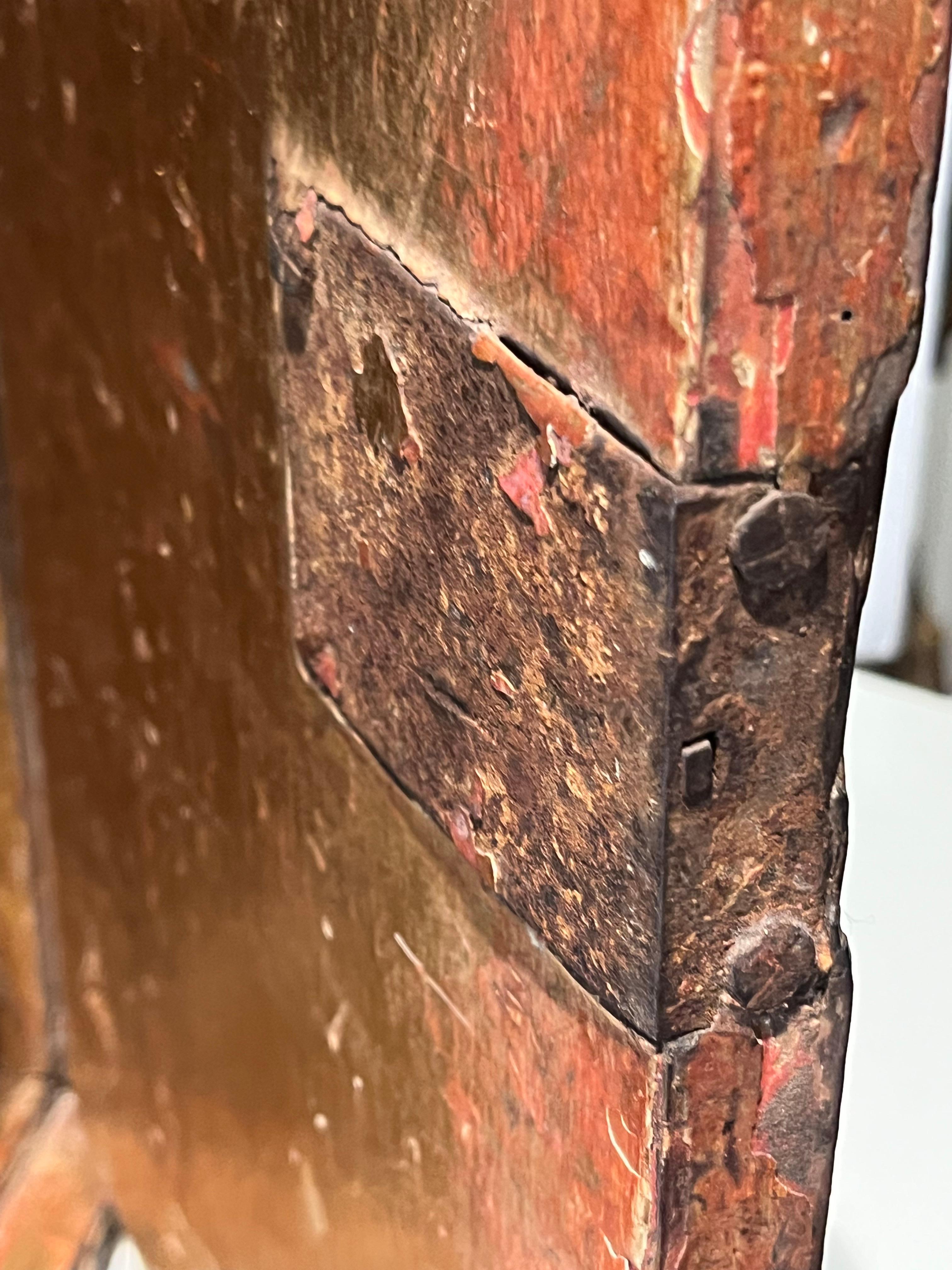 Tabernacle en bois de la Renaissance espagnole du C.I.C., Le Pélican dans sa piété. en vente 2