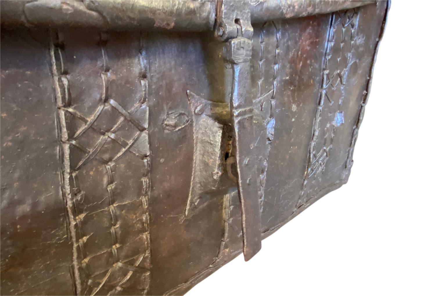 Spanish 16th Century Leather Malle, Trunk For Sale 5