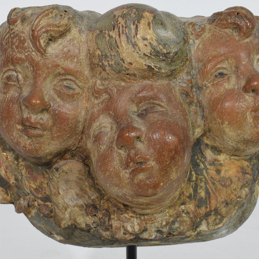 Spanish 17/ 18th Century Hand Carved  Group of Baroque Winged Angel Heads For Sale 6