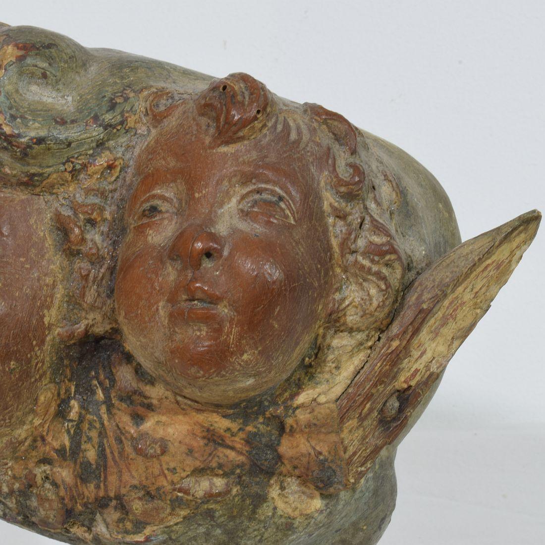 Español 17/ Siglo XVIII Tallado a Mano  Grupo de cabezas de ángeles alados barrocos en venta 5