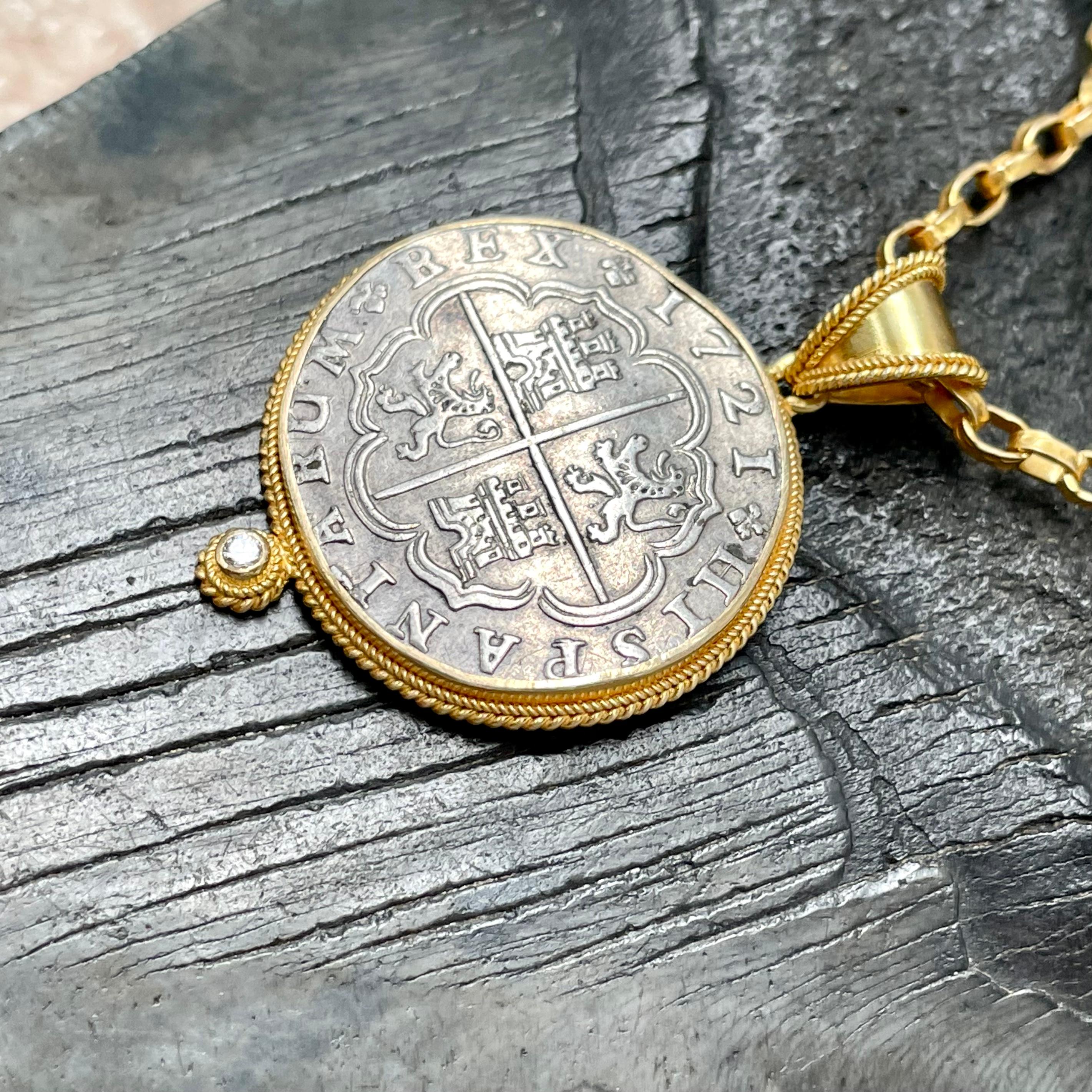 Espagnol 1721  Pendentif en or 18k avec 2 Reales, pièce de monnaie en argent et diamant Unisexe en vente